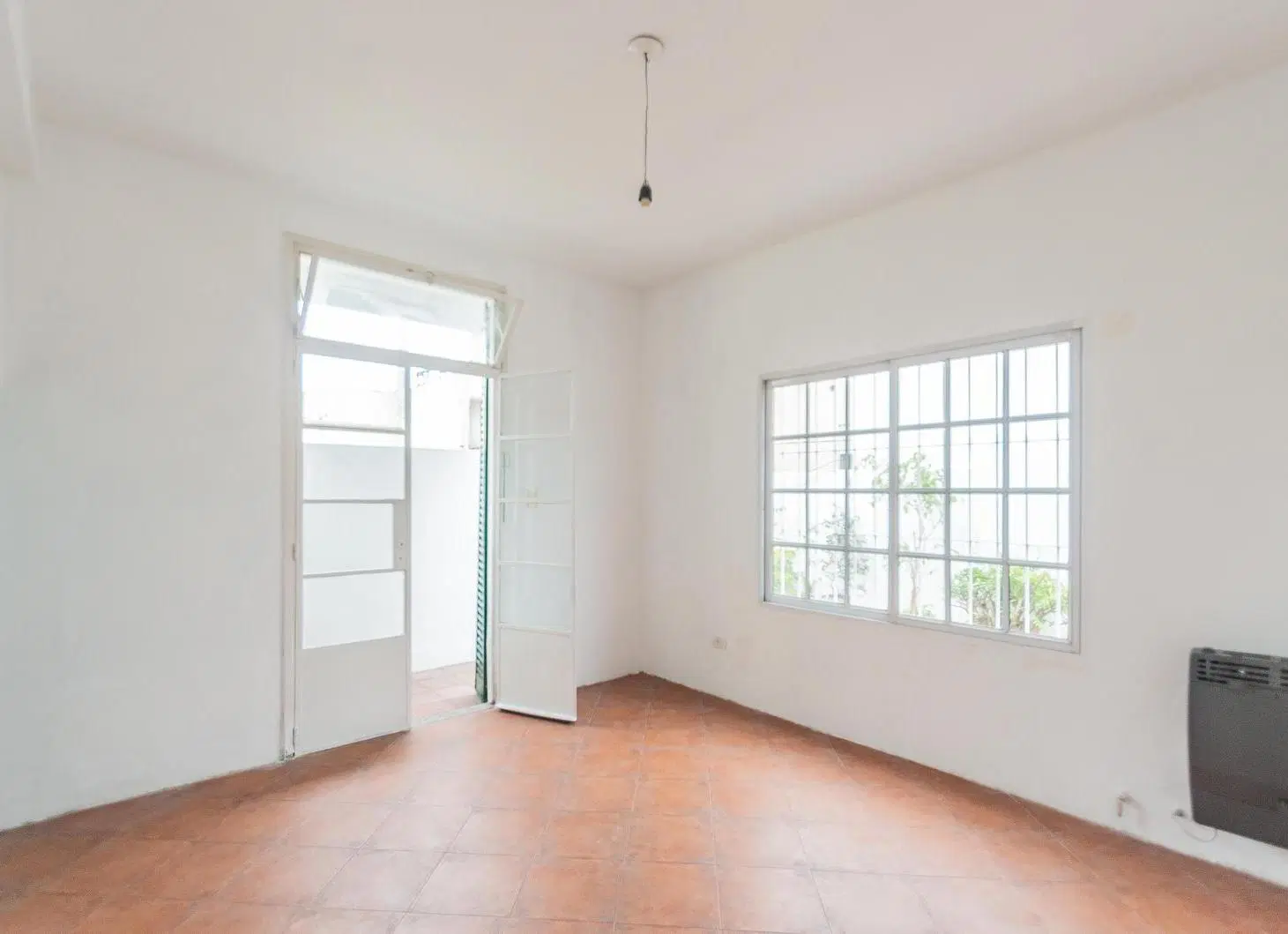 Venta de PH de dos ambiuentes. Con patio propio. Luminoso. Parque Chas 8