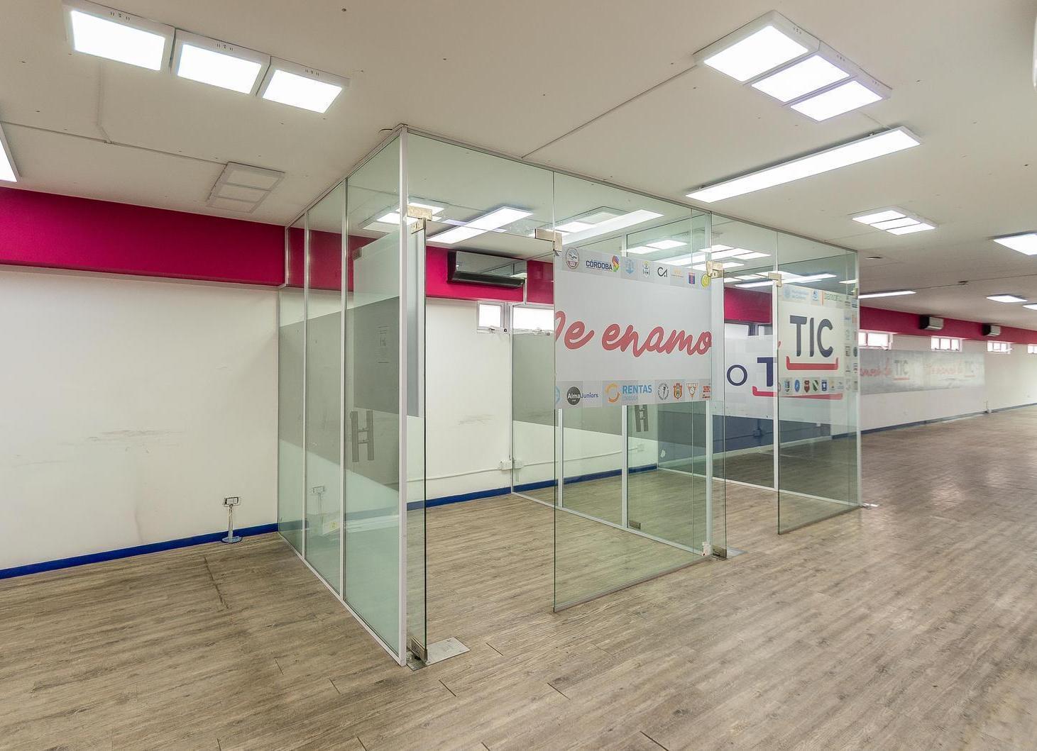 Foto de Oficinas en Venta. Dos coheras. Frente y contrafrente. Boedo, imagen 5