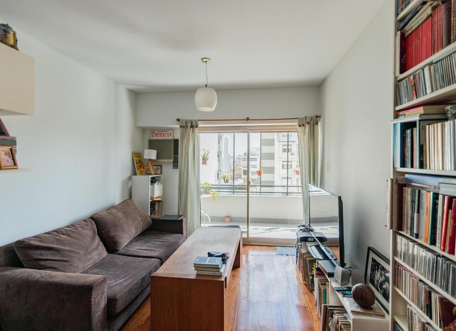 Foto de Departamento semipiso dos ambientes. Al frente. Con Balcón. Villa Crespo, imagen 1