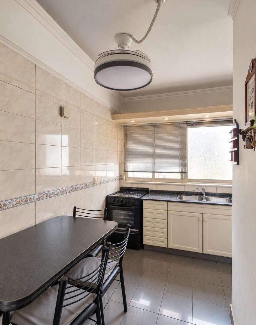 Foto de Departamento en Alquiler. Cuatro ambientes. Al frente. Con balcón, imagen 5