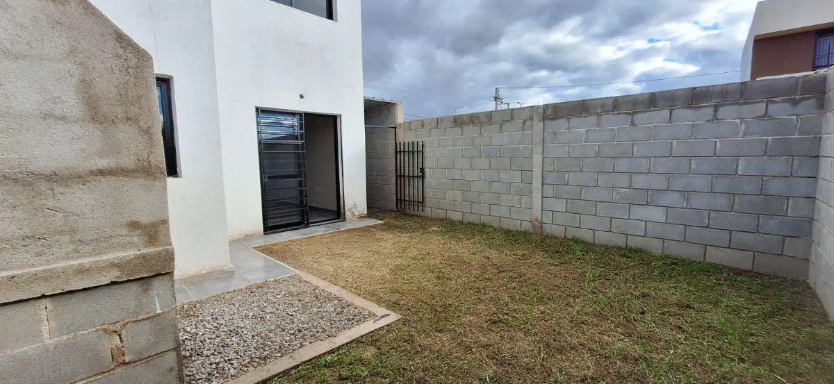 Casa en Alquiler a Estrenar – Barrio El Equipo, Valle Cercano 1