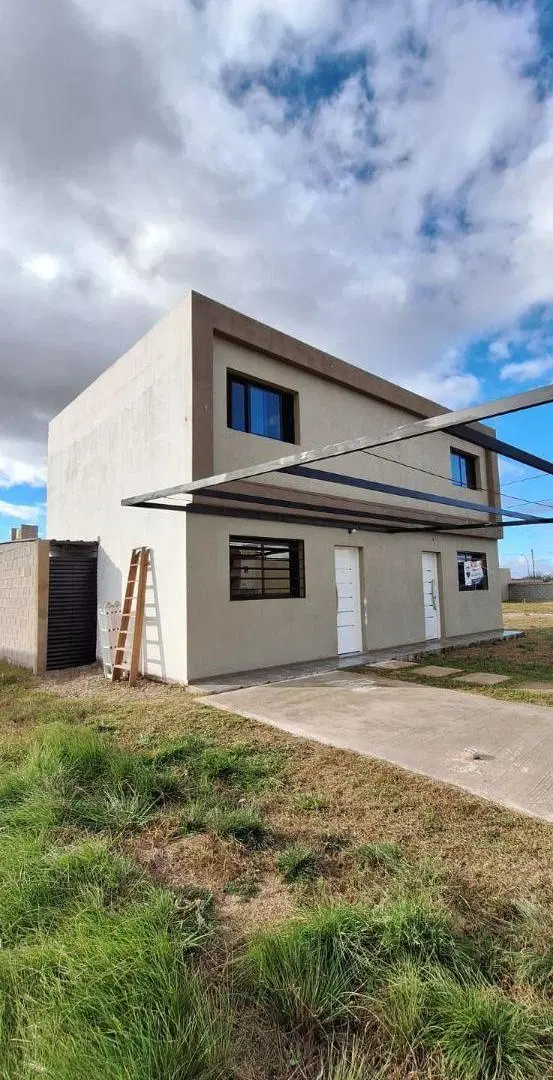 Casa en Alquiler a Estrenar – Barrio El Equipo, Valle Cercano 2