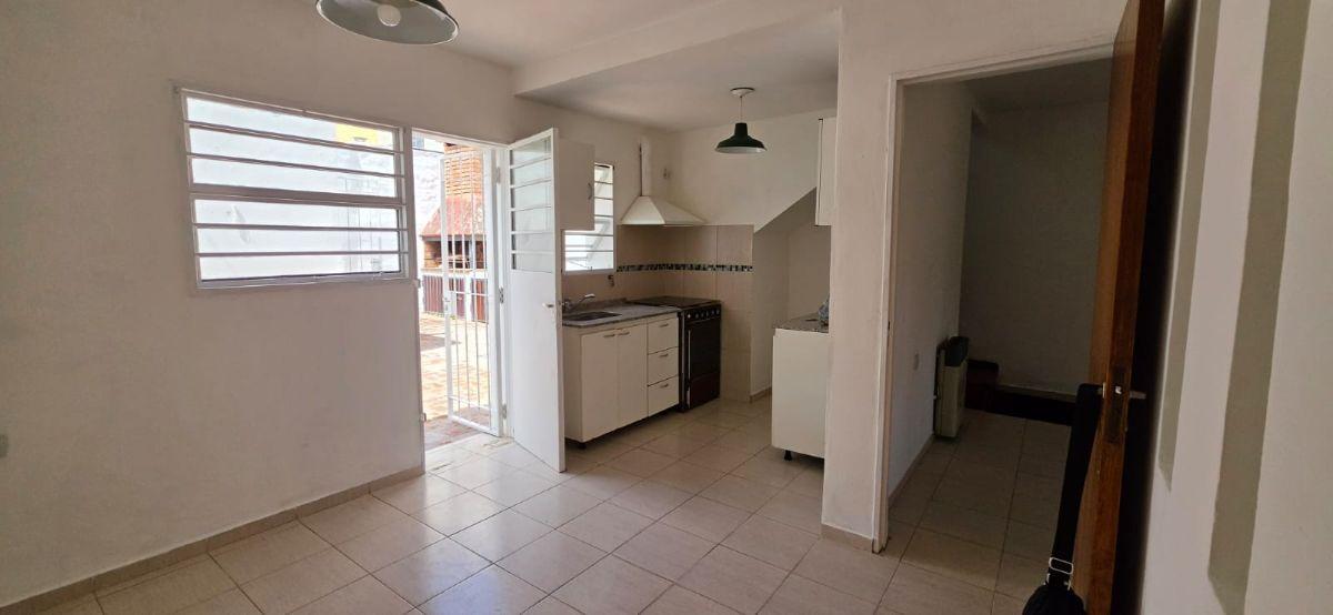Foto de Casa PH 3 Dormitorios – Cochera, Patio , Villa Cabrera, imagen 2