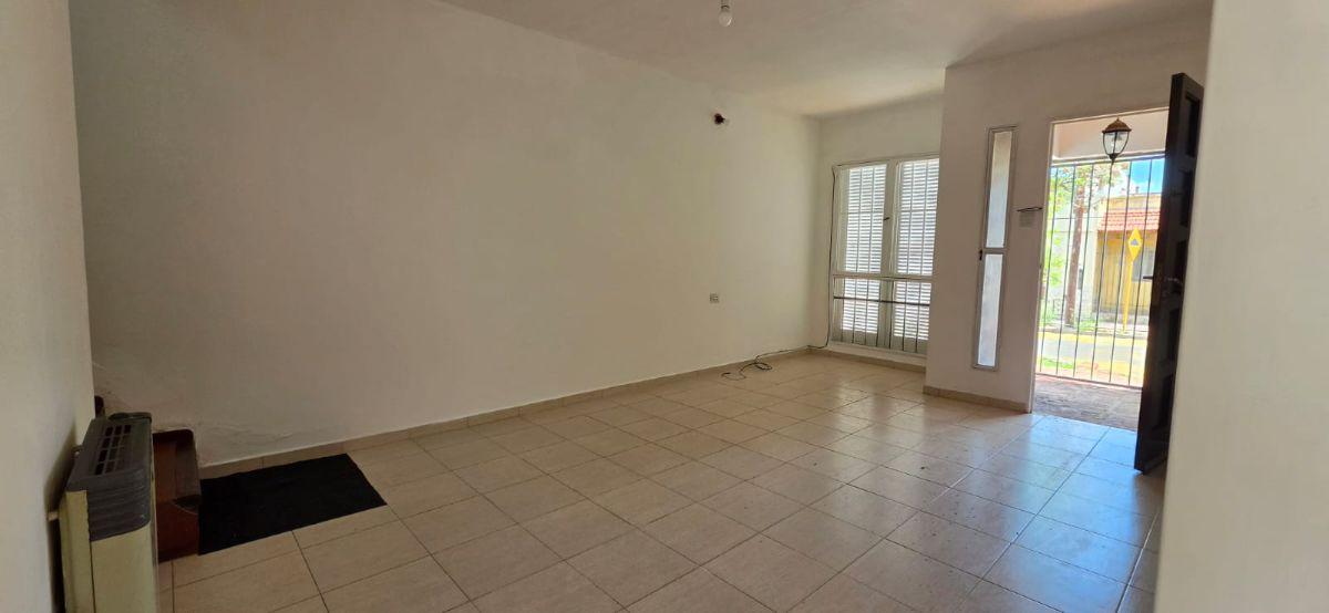 Foto de Casa PH 3 Dormitorios – Cochera, Patio , Villa Cabrera, imagen 3