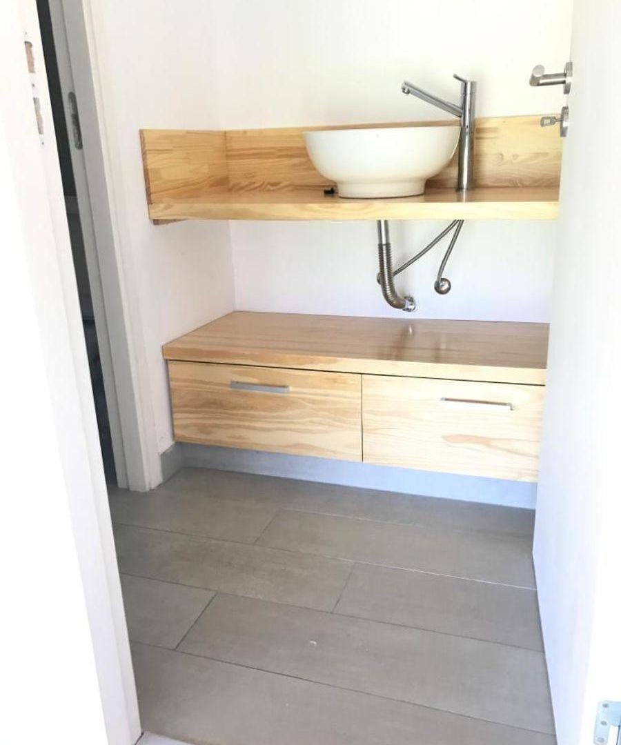 Foto de TRÍPLEX MODERNO DE 2 DORMITORIOS CON BALCÓN Y AMPLIO JARDÍN, imagen 5