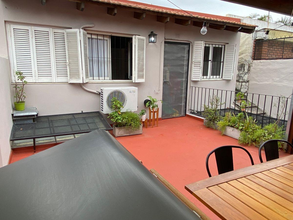 Ph en Venta de 3 ambientes reciclado, terraza y patio, sin expensas en Munro.