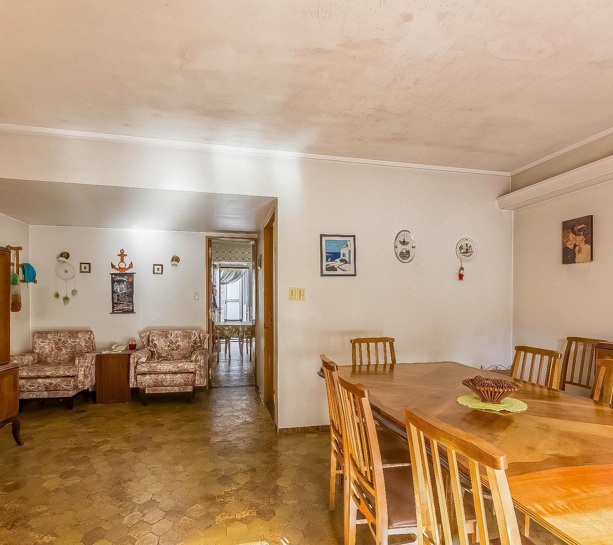 Casa · 5 Ambientes · Cochera · Local · Gral. Eugenio Garzon 5
