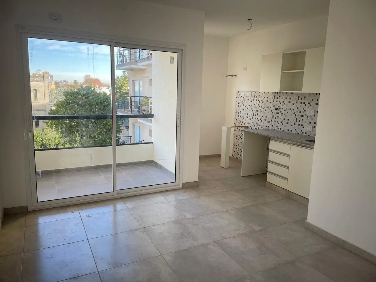 Departamento en Santos Lugares 5
