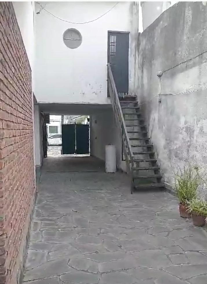 Importante Propiedad en Lote de 560 m² en Ituzaingo a 1 Cuadra del Gorky Grana 3