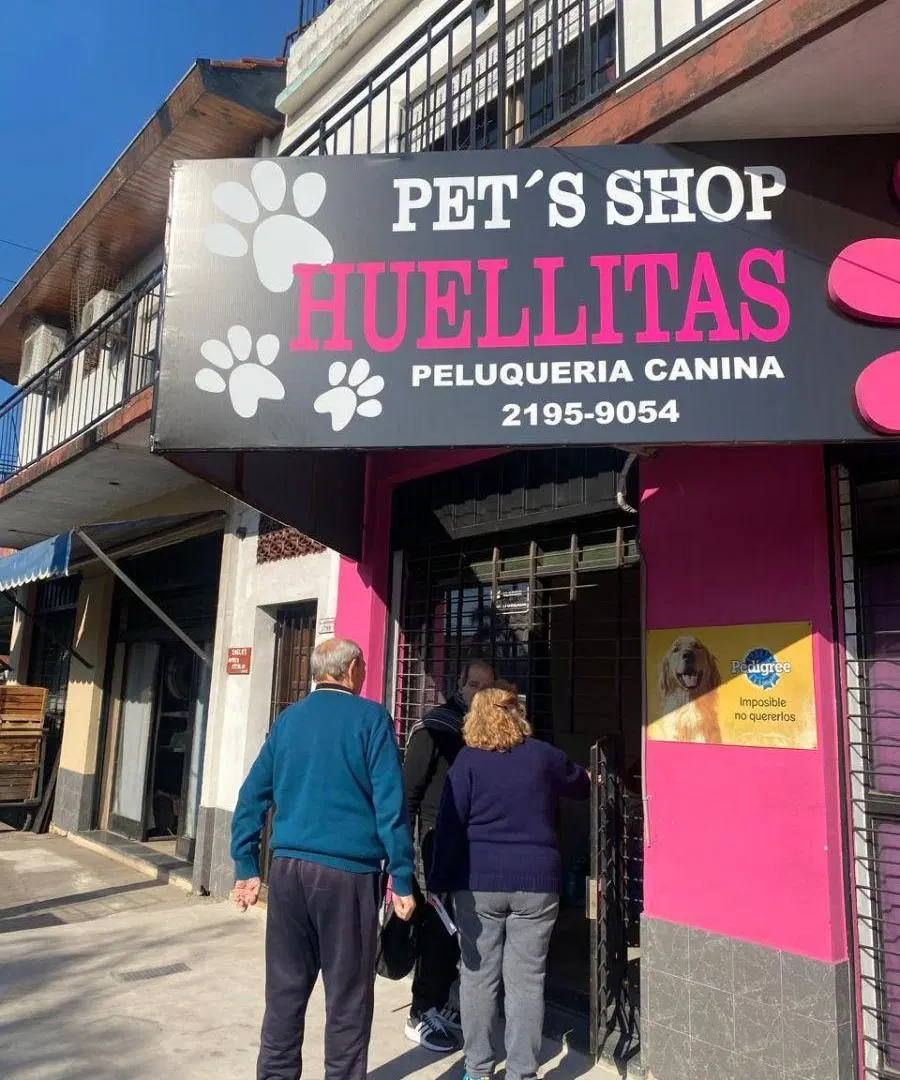 Se alquila dos locales interconectados zona Morón 5