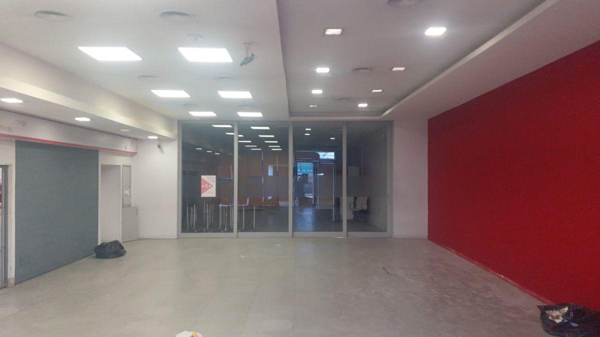 Foto de SE ALQUILA ÁMPLIO LOCAL DONDE FUNCIONÓ IMPORTANTE ENTIDAD BANCARIA, imagen 4