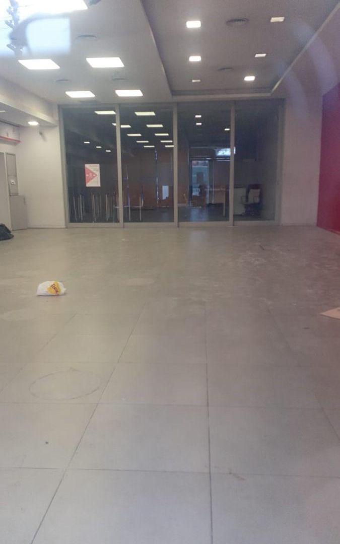 Foto de SE ALQUILA ÁMPLIO LOCAL DONDE FUNCIONÓ IMPORTANTE ENTIDAD BANCARIA, imagen 2