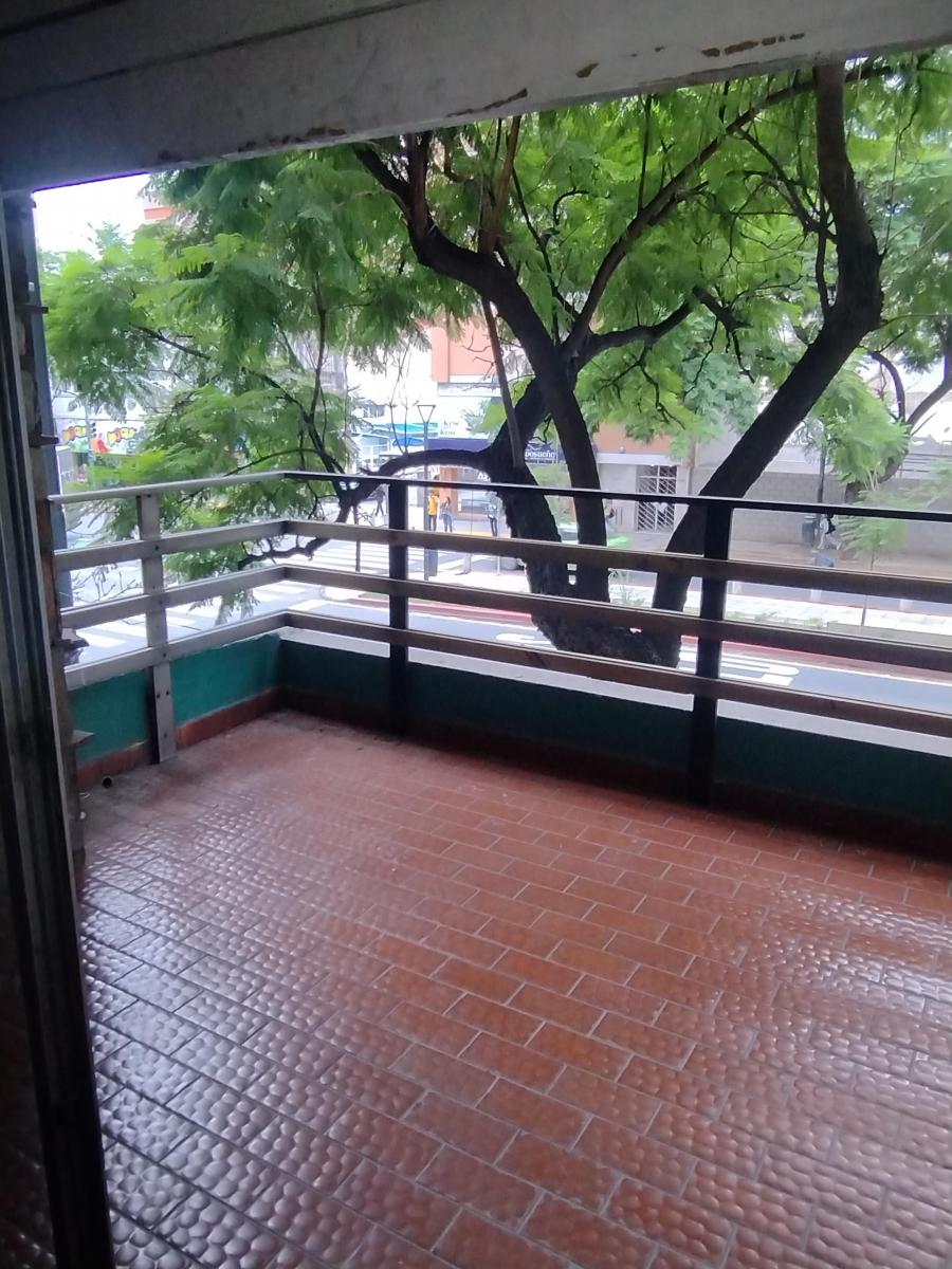 Chacabuco Al 100 3 Dorm. 175 m² Edificio con Pileta 2