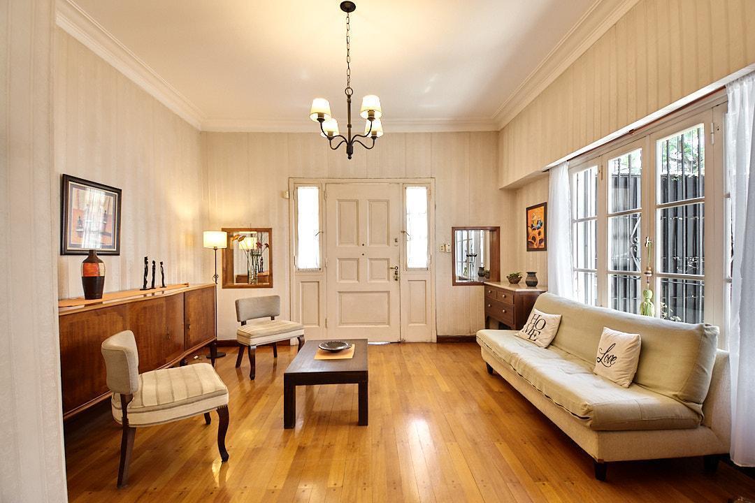 Chalet de 4 Ambientes en Castelar Sur con pileta y quincho