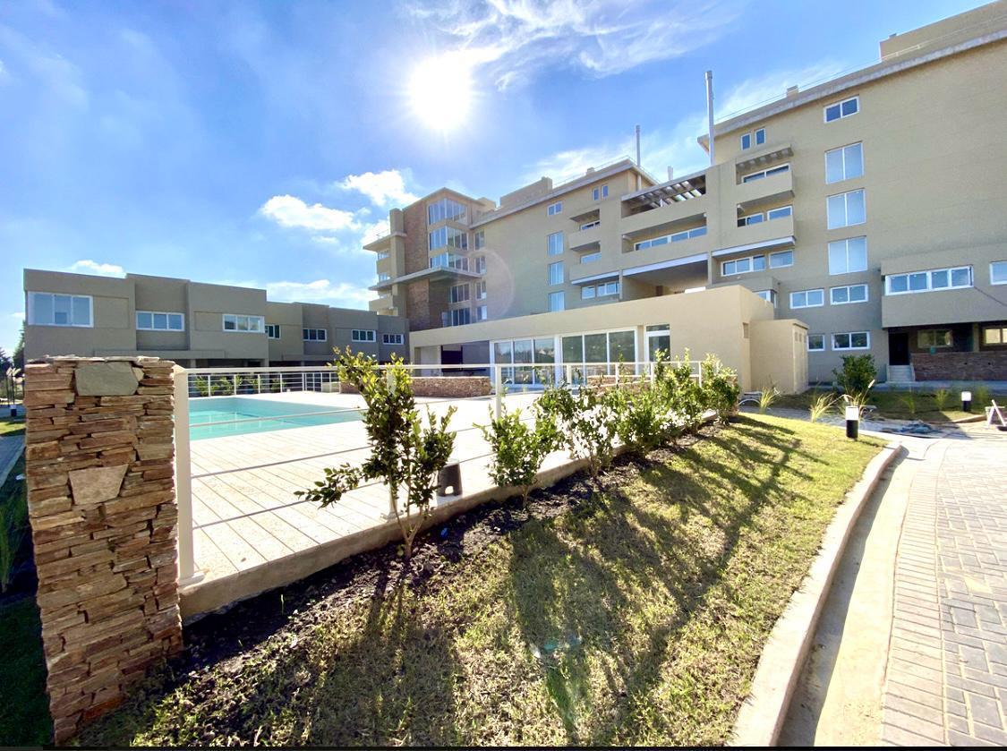 Departamento en Jardines del Palmar
