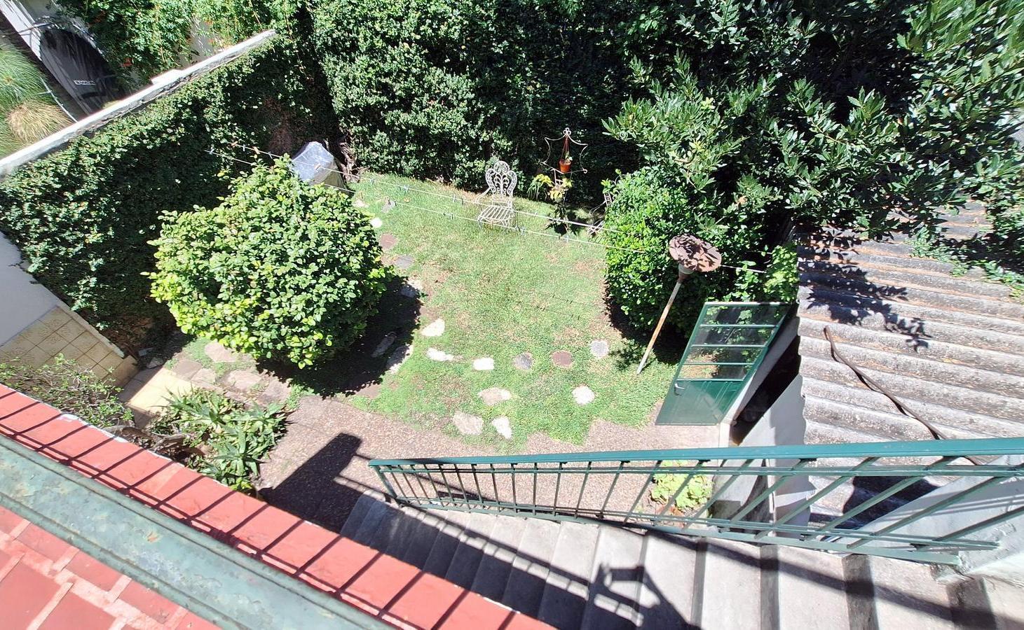 Venta Casa 6 ambientes con jardín y terraza en Villa del Parque