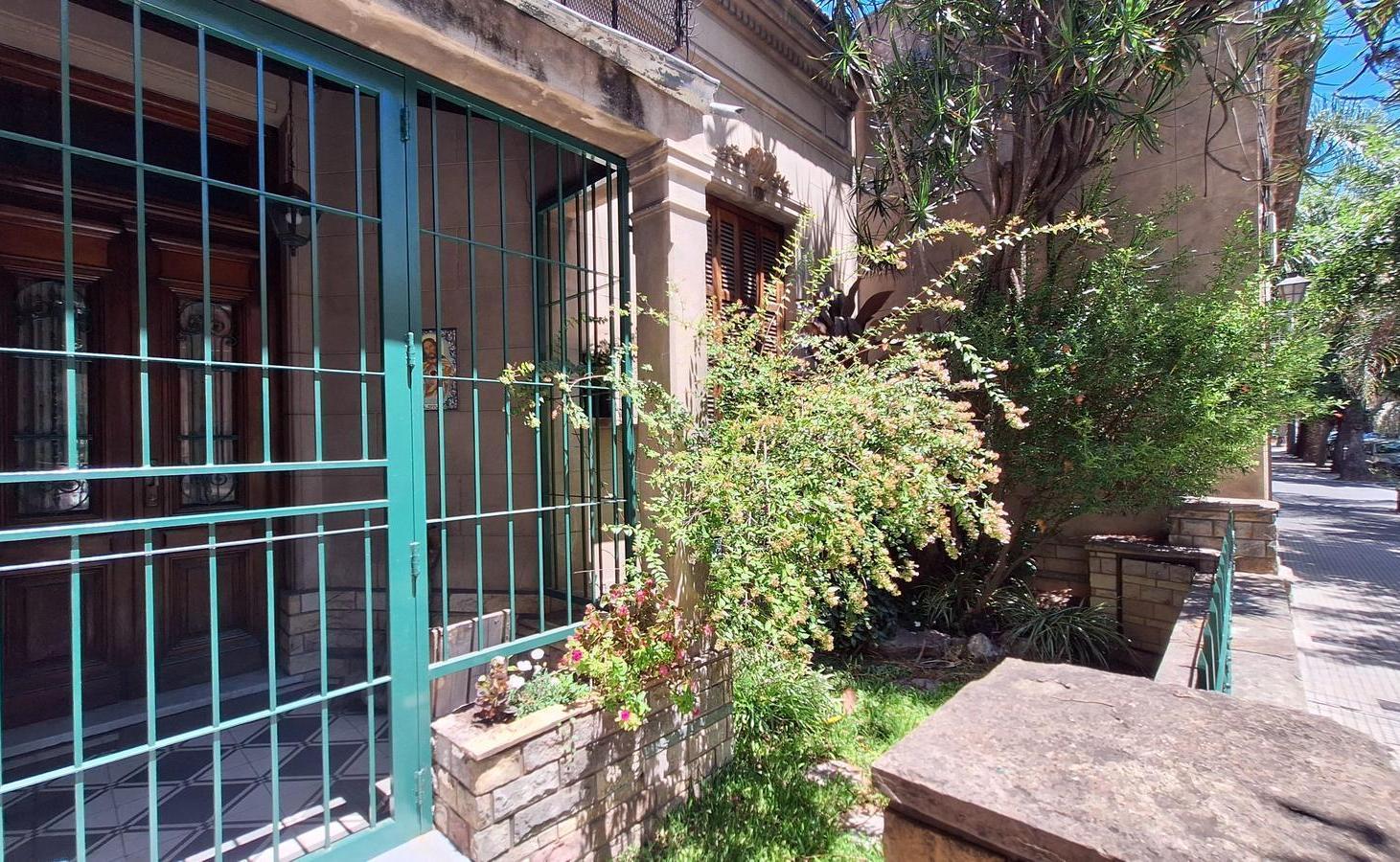 Foto de VENTA CASA SOBRE LOTE USAM con jardín y terraza en Villa del Parque, imagen 5
