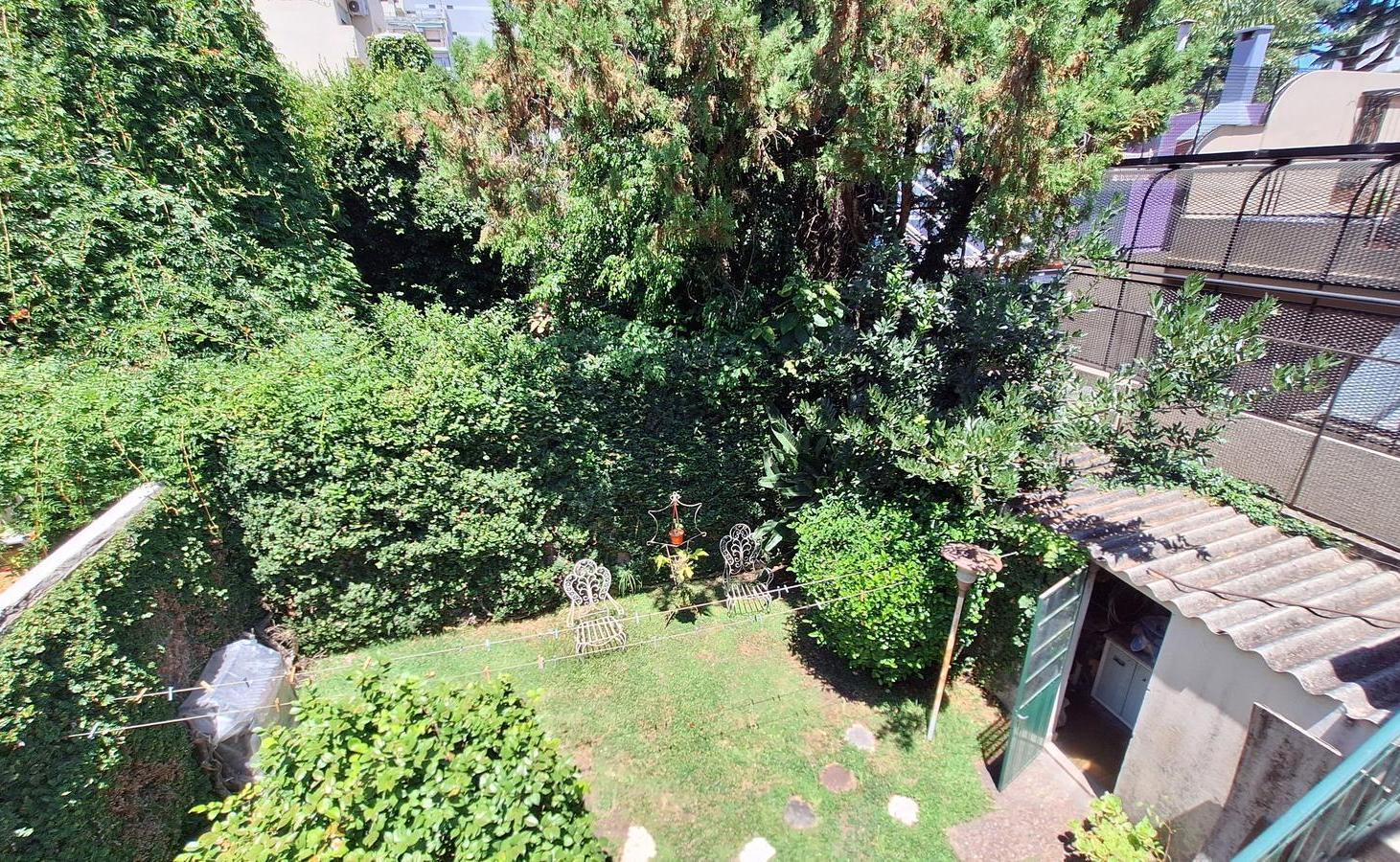Foto de VENTA CASA SOBRE LOTE USAM con jardín y terraza en Villa del Parque, imagen 2
