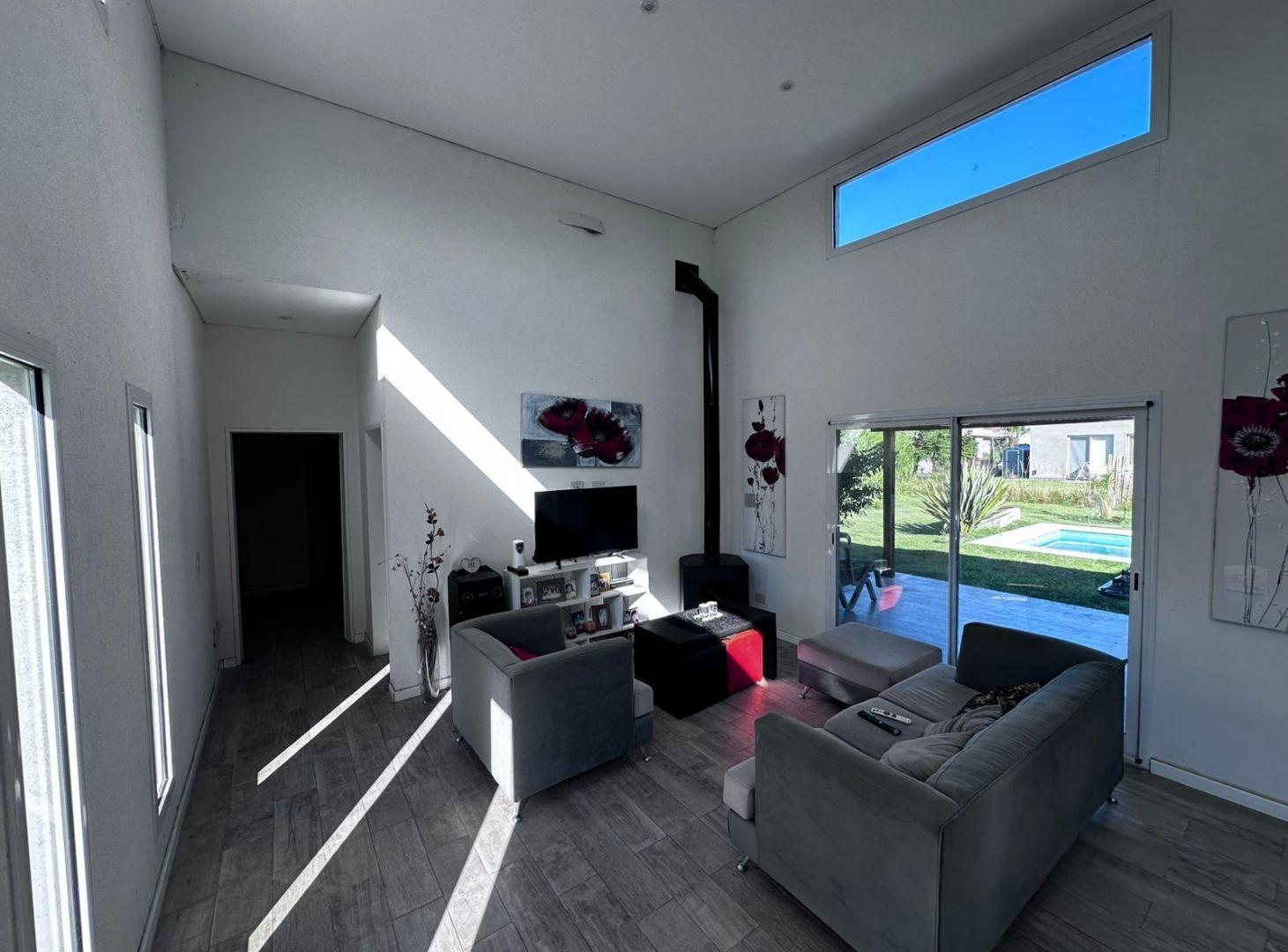Foto de Venta casa 4 ambientes con pileta en Santa Isabel I, imagen 3
