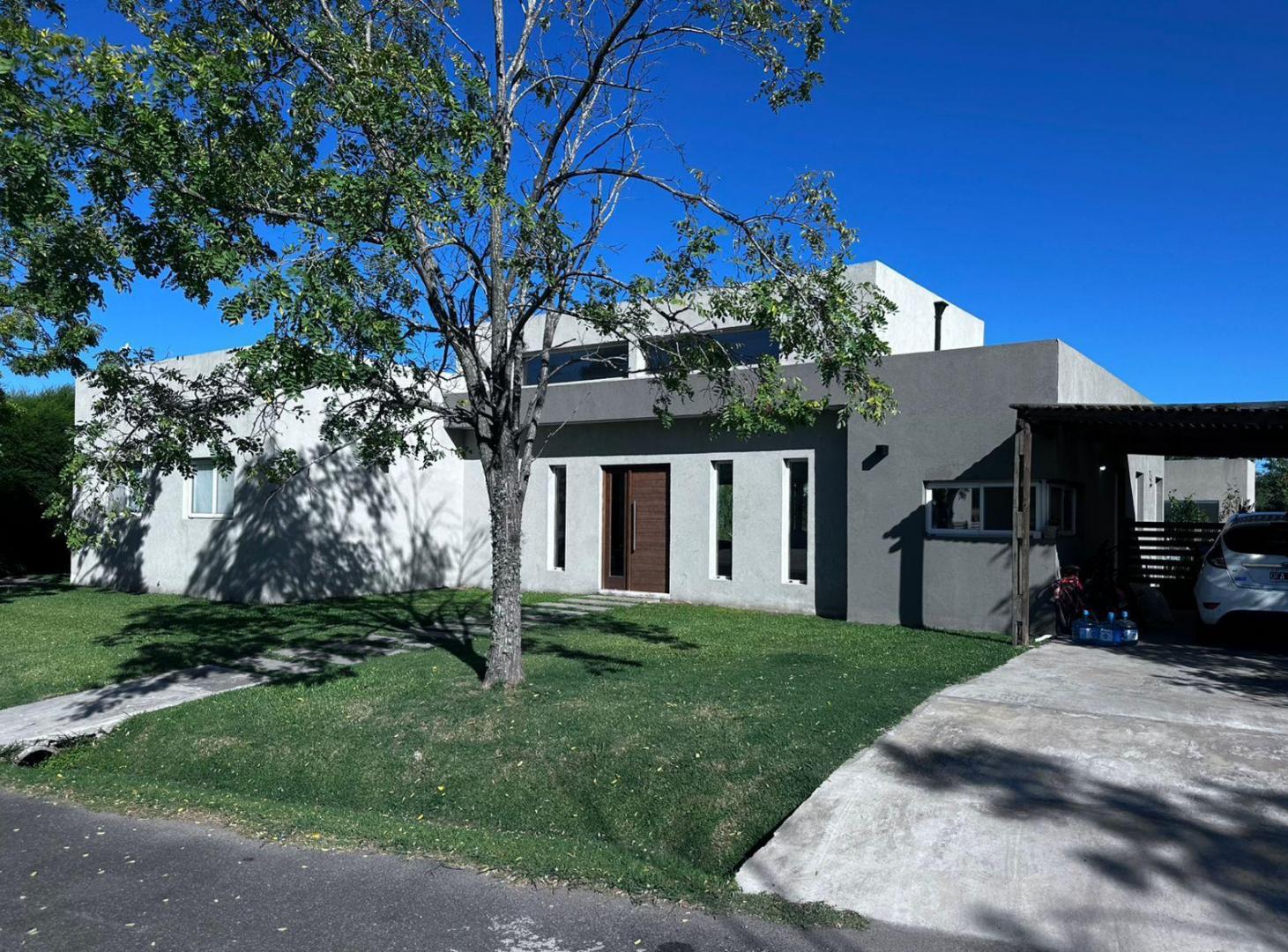 Foto de Venta casa 4 ambientes con pileta en Santa Isabel I, imagen 2
