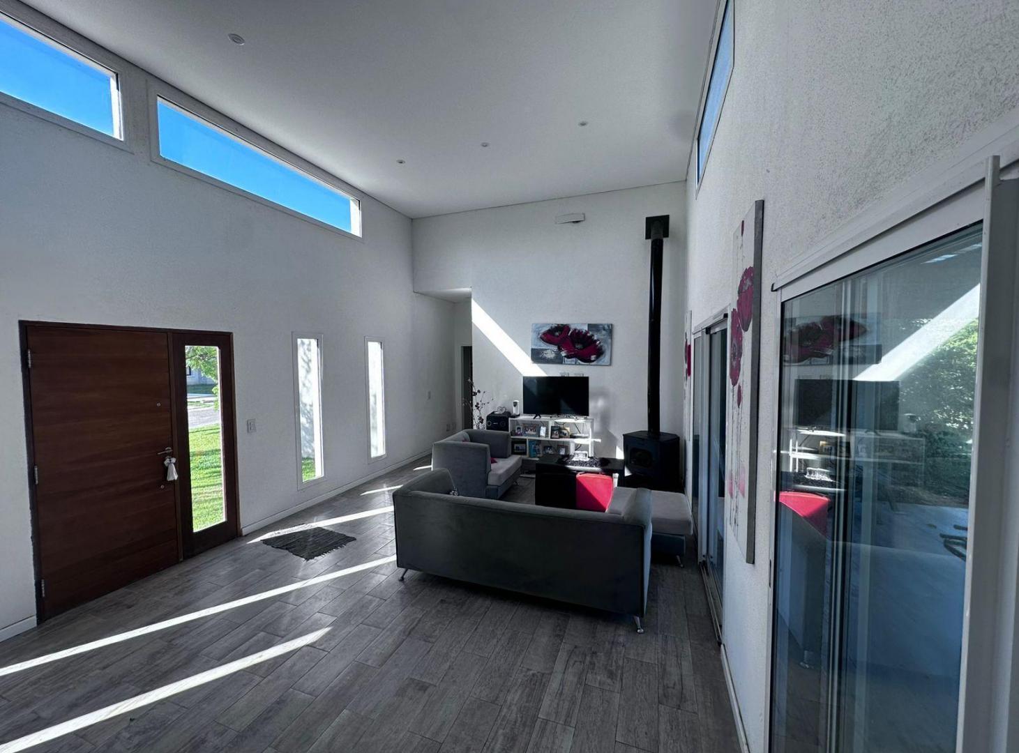 Venta casa 4 ambientes con pileta en Santa Isabel I