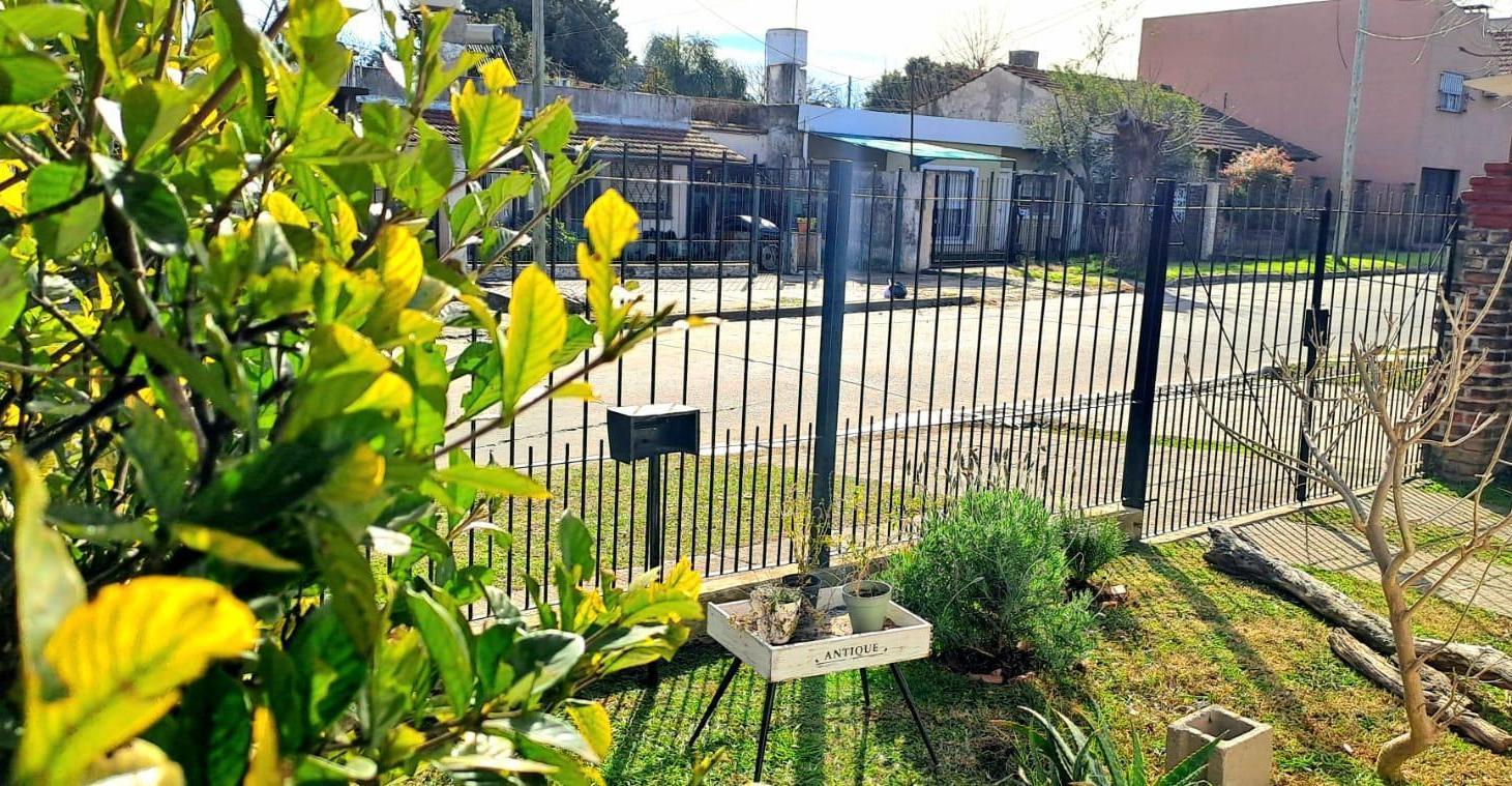 casa lote propio de 4 ambientes en Ituzaingó