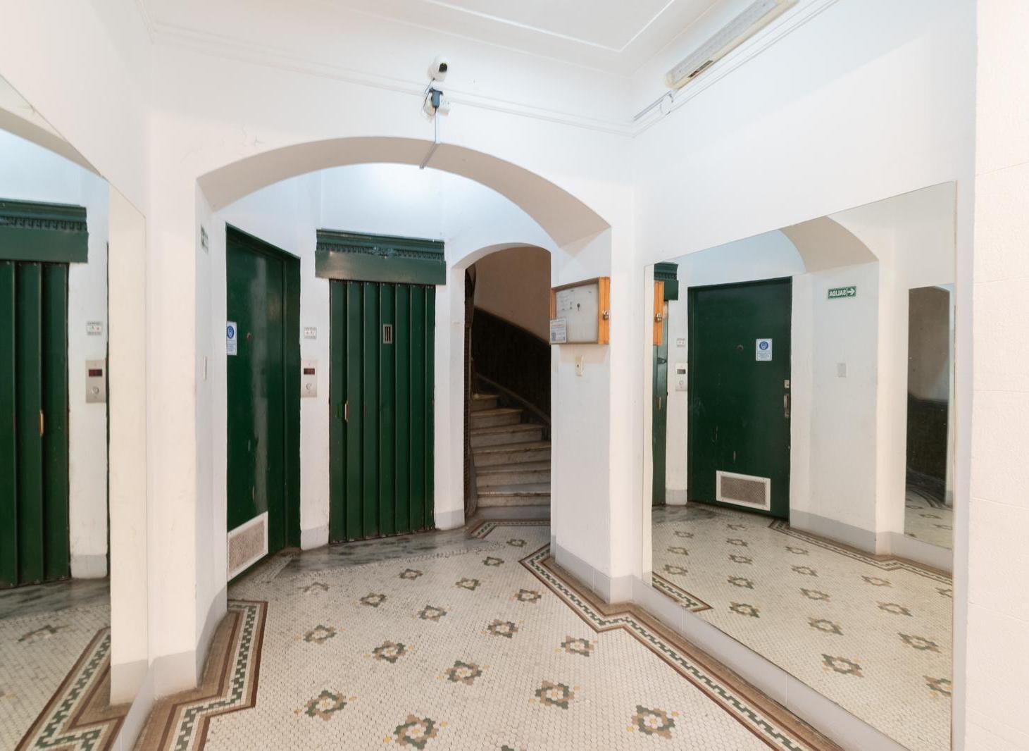 Venta | departamento PENSION  10 ambientes | Monserrat | permuta