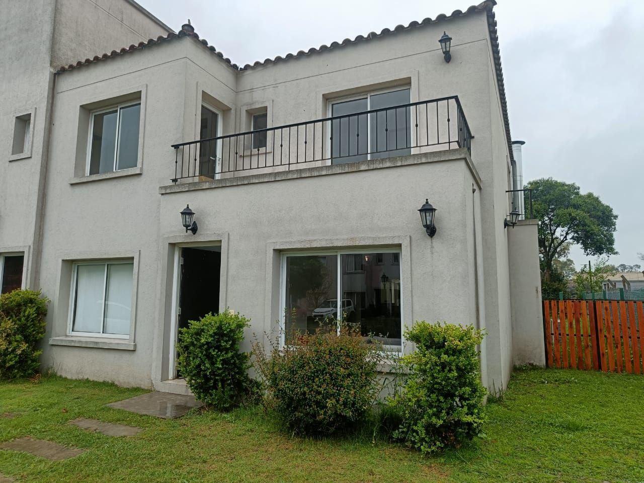 CASA 4 AMB EN VENTA BARRIO LA ANGÉLICA PILAR