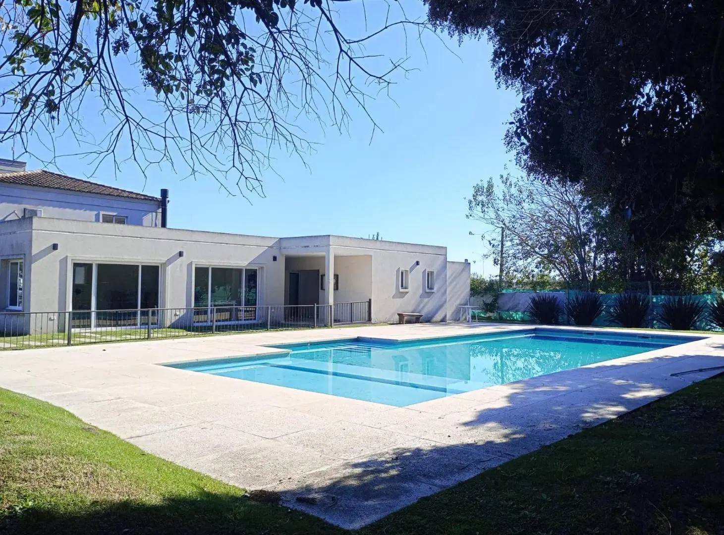CASA 4 AMB EN VENTA BARRIO LA ANGÉLICA PILAR 5