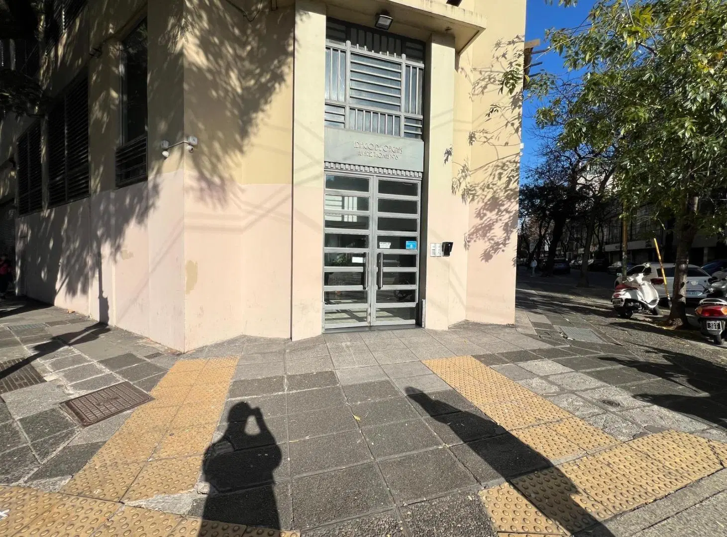 Oficina en  El Edificio 'La Algodonera", Cocina Independiente, 2 Baños Completos 3