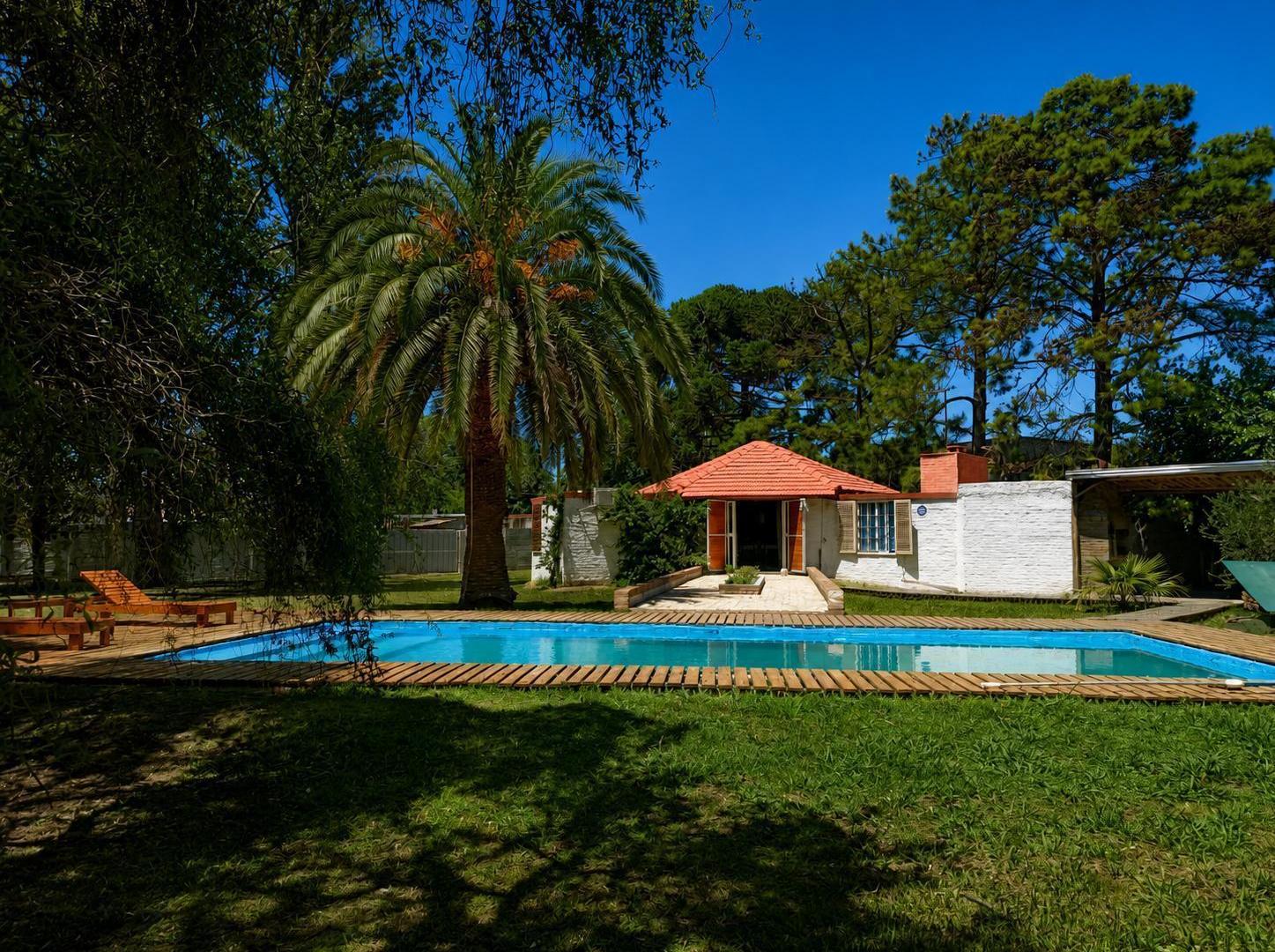 Foto de Venta Quinta con Pileta y parrilla - La Plata, imagen 2