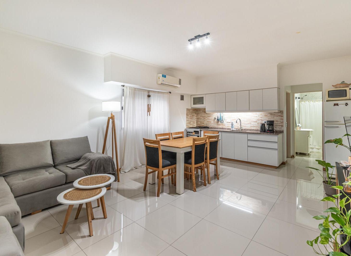 Foto de Venta Departamento 2 ambientes con terraza La Tablada primer piso por, imagen 2
