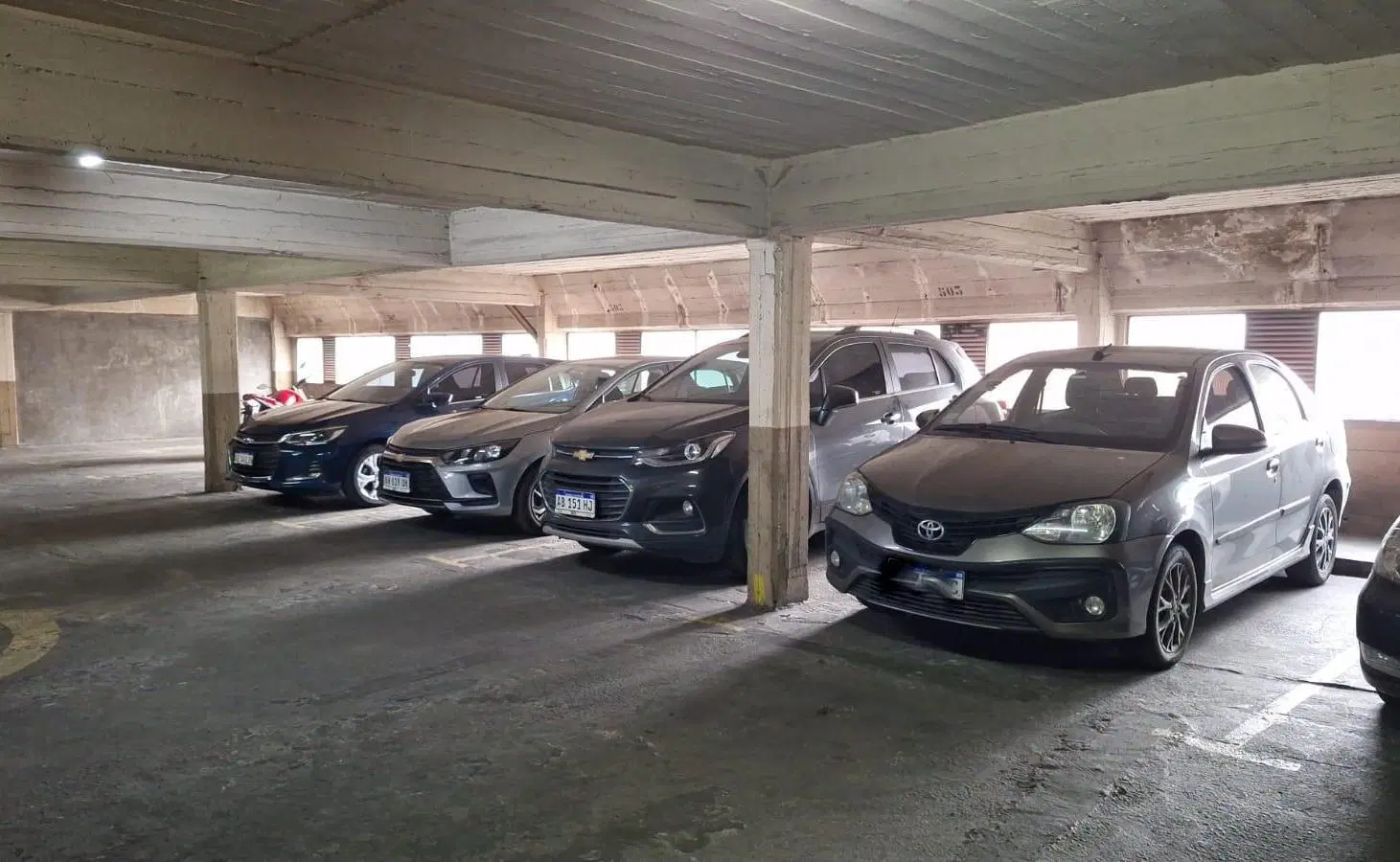VENTA COCHERA FIJA Y CUBIERTA EN BELGRANO 2