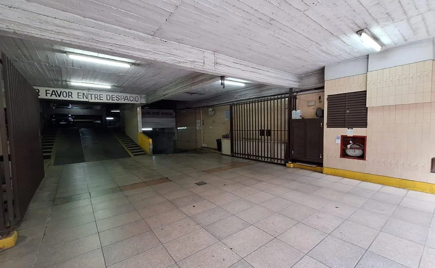 VENTA COCHERA FIJA Y CUBIERTA EN BELGRANO 3