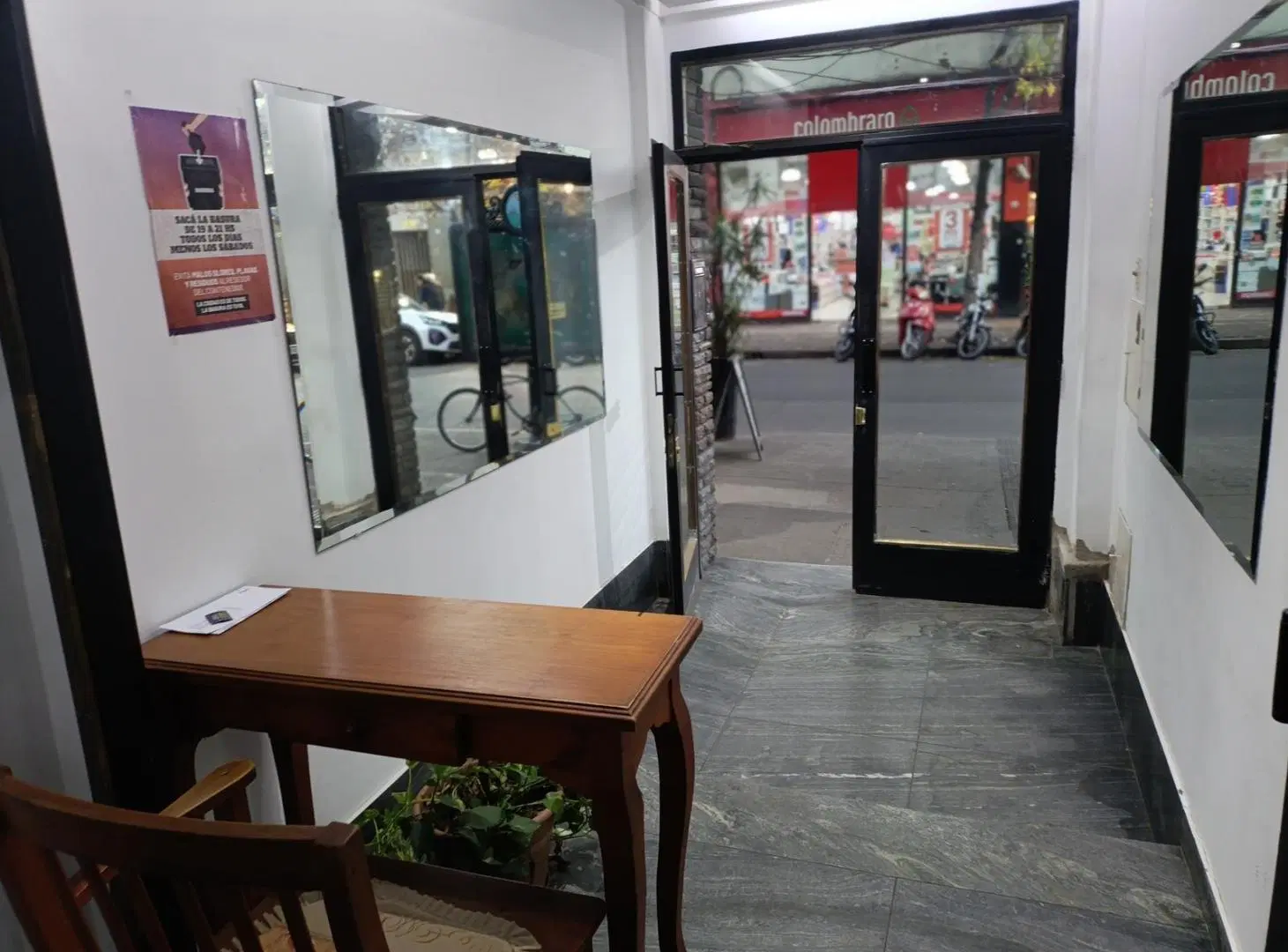 Edificio Comercial en Barrio Chino 8