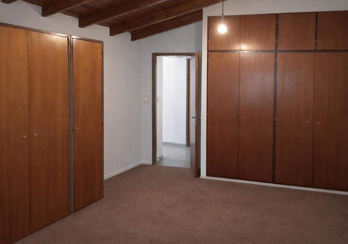 Casa en venta en Ciudadela 7 ambientes