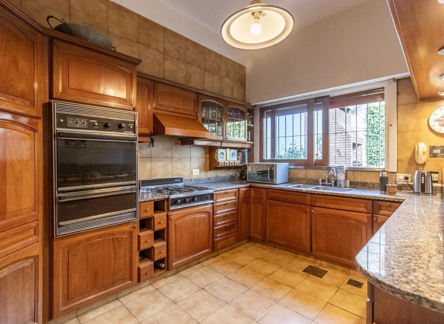 VENTA * PARQUE CHACABUCO / CABALLITO SUR * CASA LOTE PROPIO * PISCINA * 4 COCHERAS 3