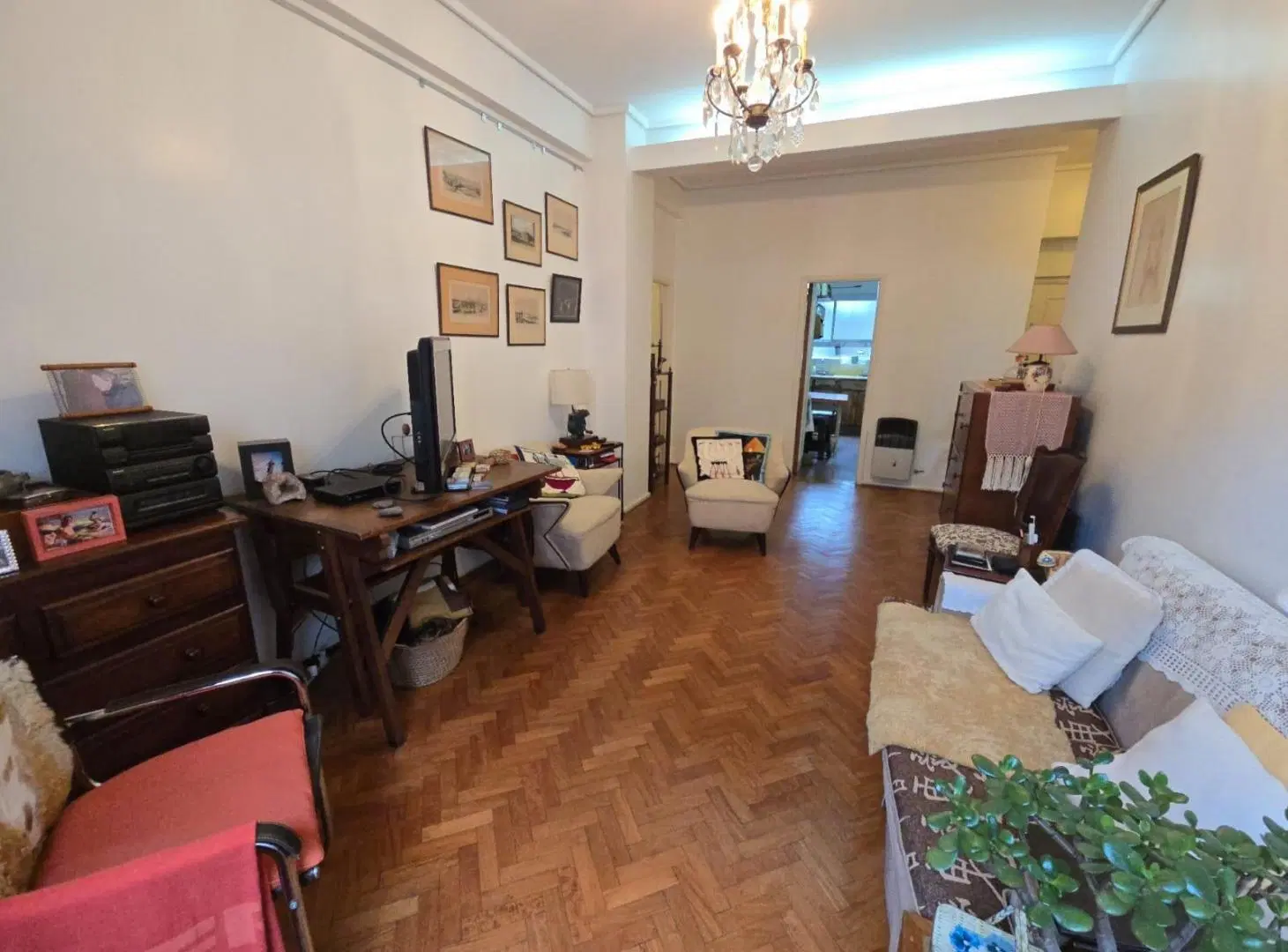 VENTA DEPARTAMENTO 4 AMBIENTES EN ALMAGRO CON  DEPENDENCIA 5