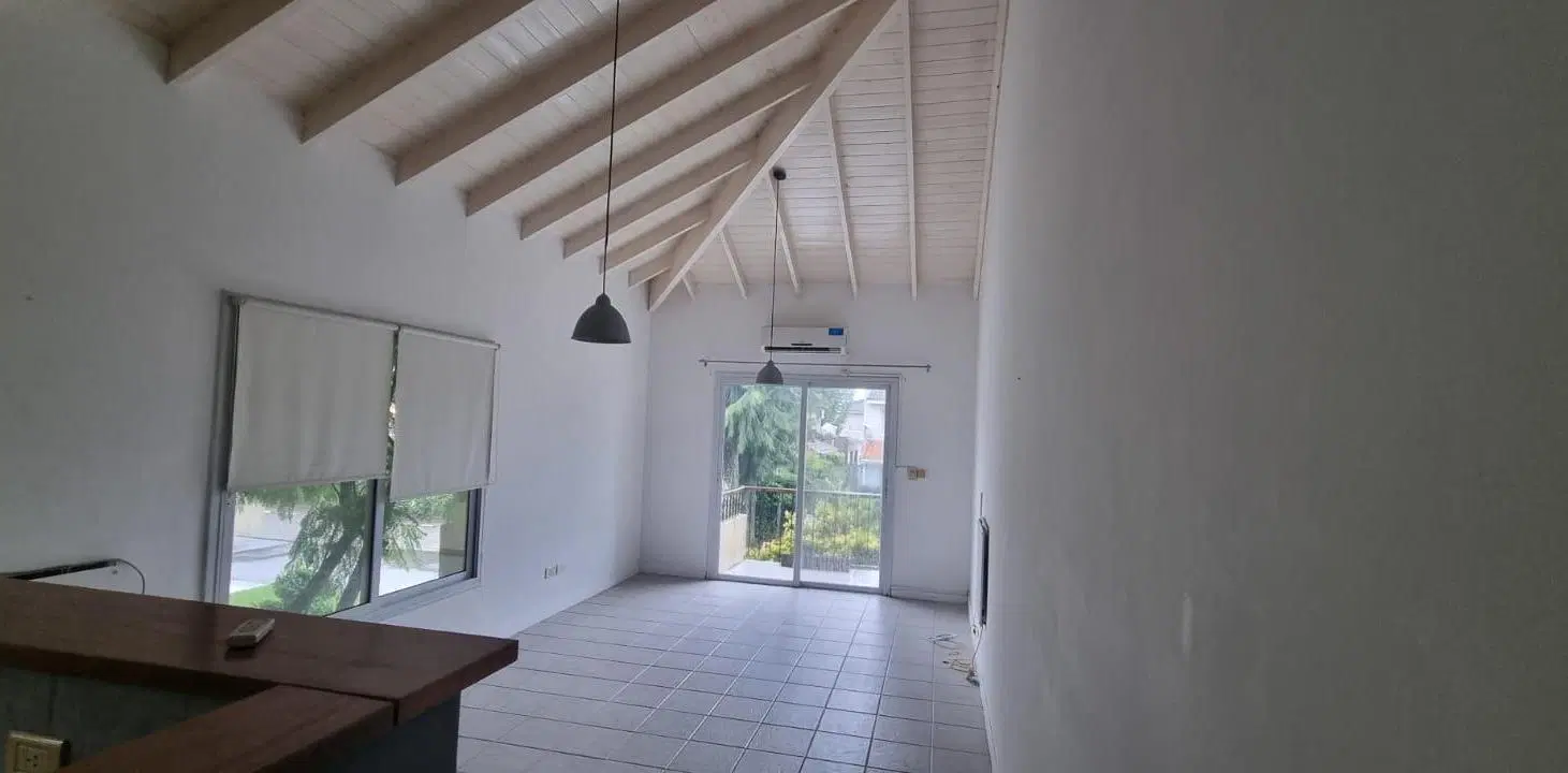 Departamento monoambiente con balcón y cochera en Barrio La Candela 4