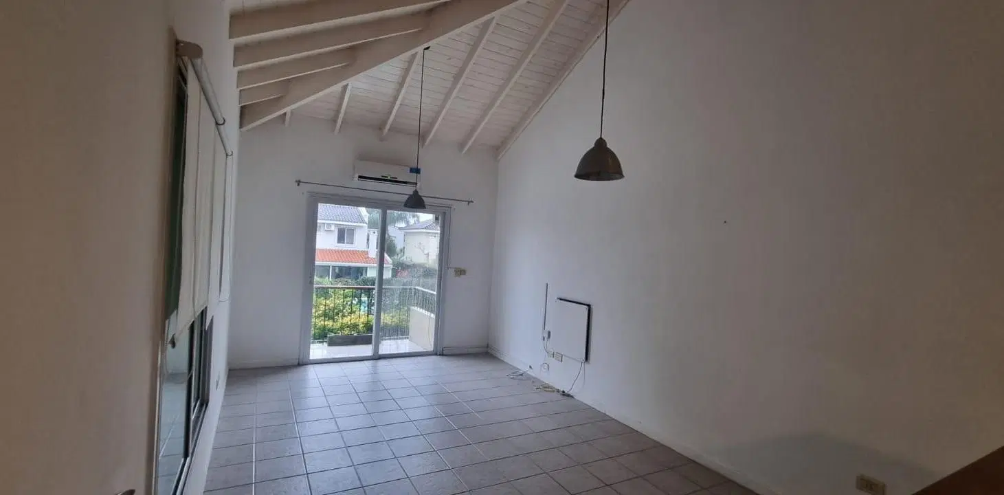 Departamento monoambiente con balcón y cochera en Barrio La Candela 2