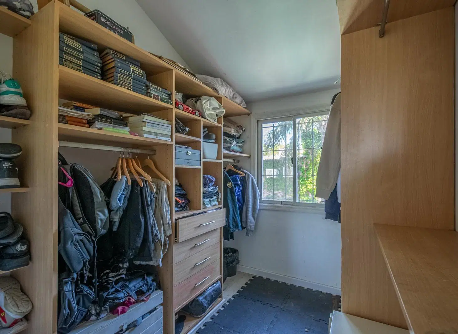 Casa en San Isidro 3 ambientes con pileta y jardin de invierno , dos habitaciones en suite 1