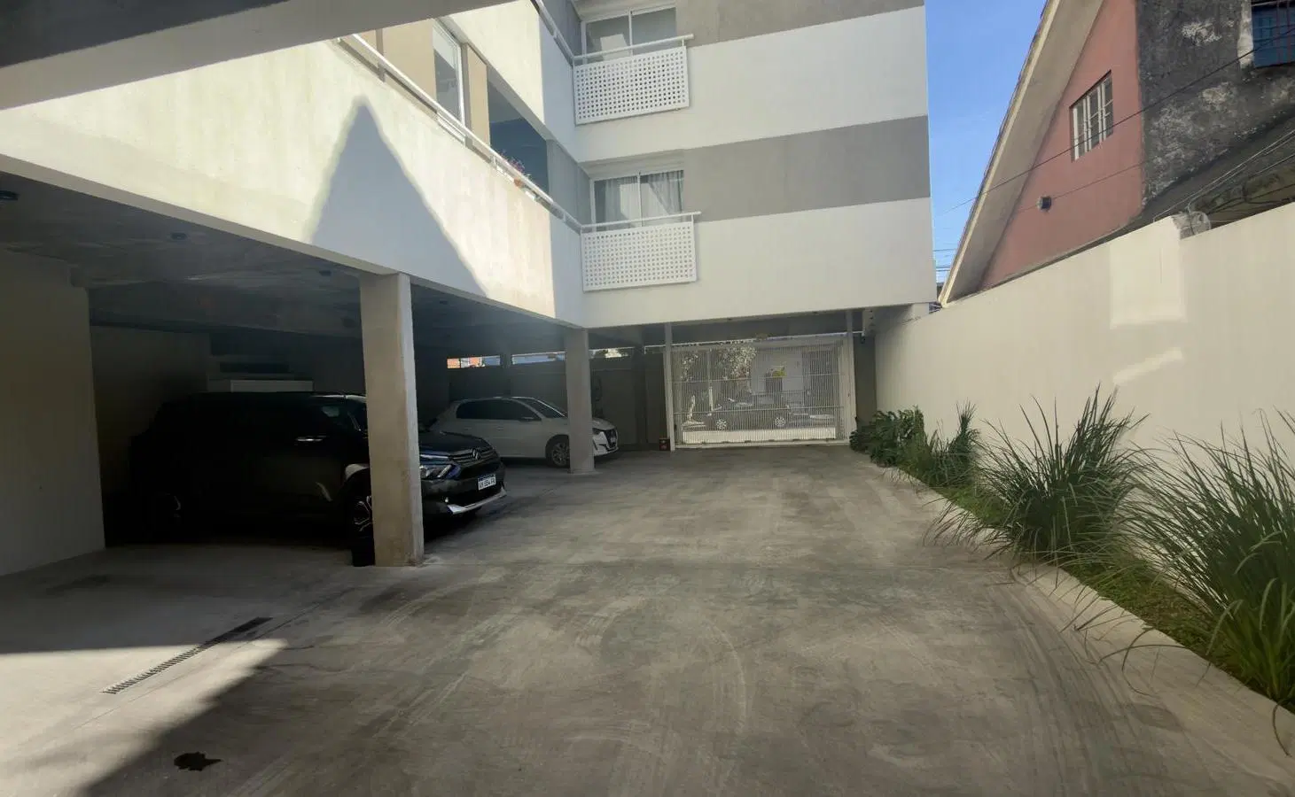 Venta departamento 3 Ambientes con balcón y parrilla, pileta y jardín 3