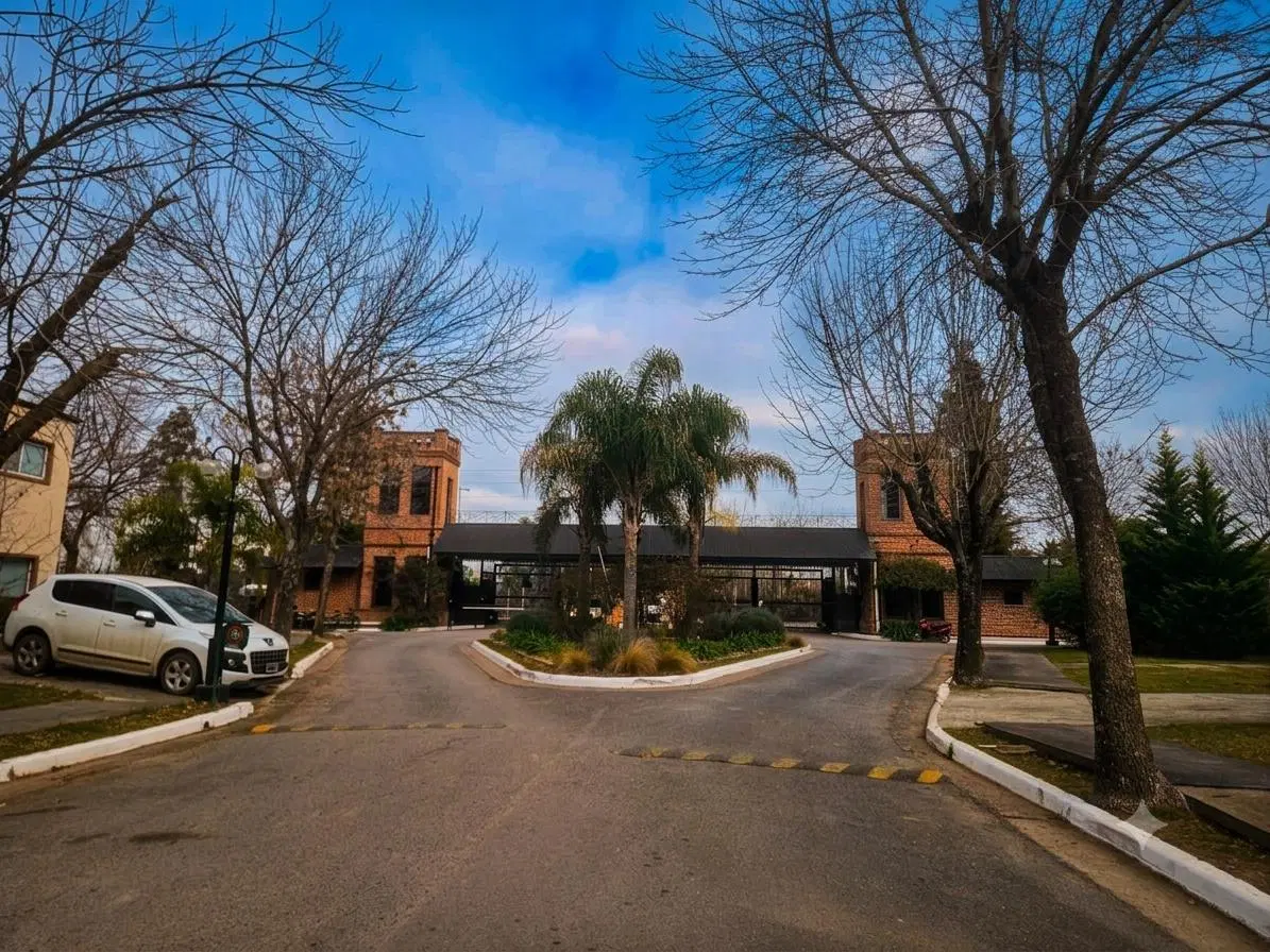 Venta Casa con pileta - Canning - Barrio Brickland 4