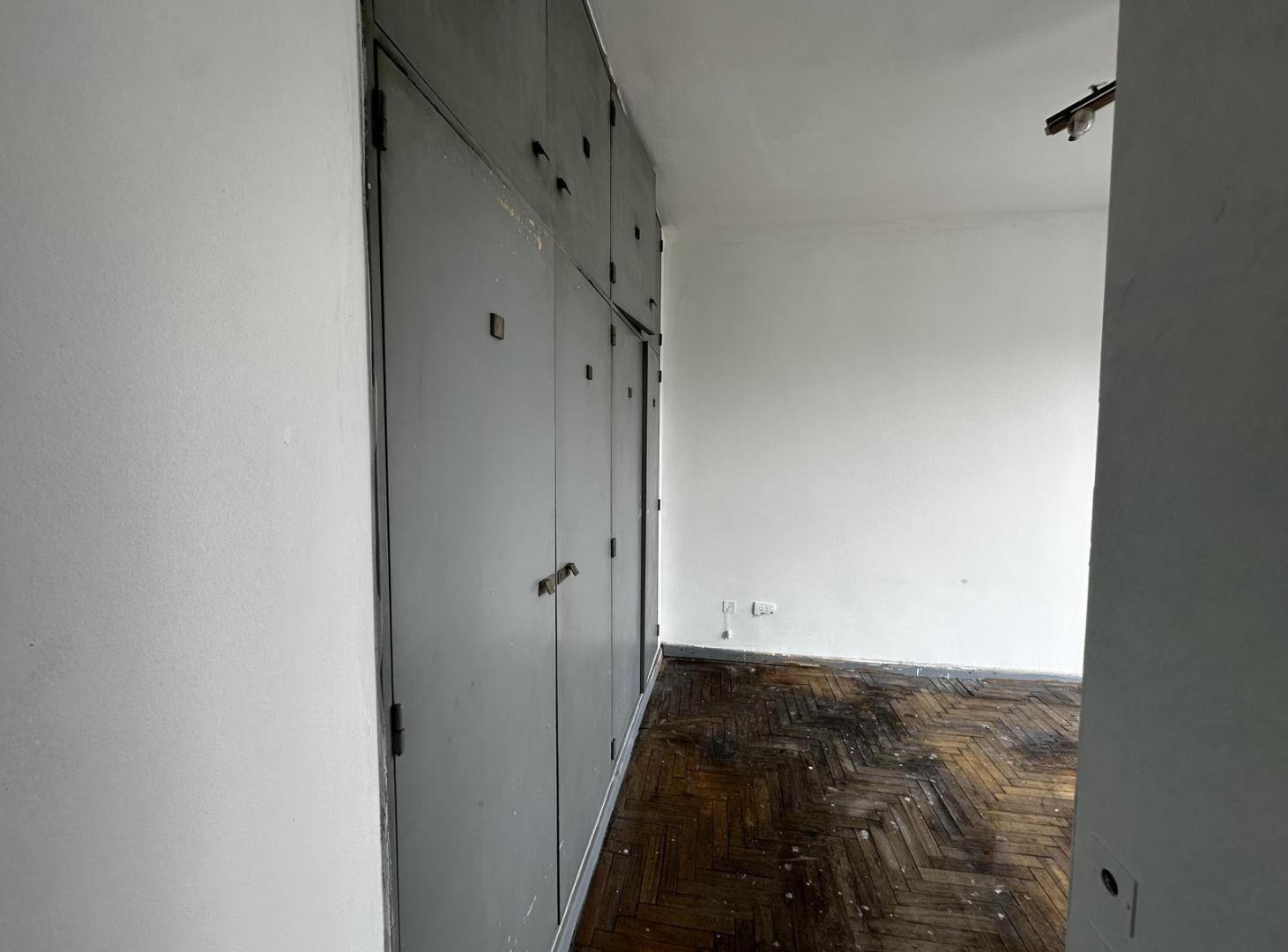 Foto de OPORTUNIDAD !!! * VILLA CRESPO * SEMIPISO 3 AMB con COCHERA y BALCON, imagen 4