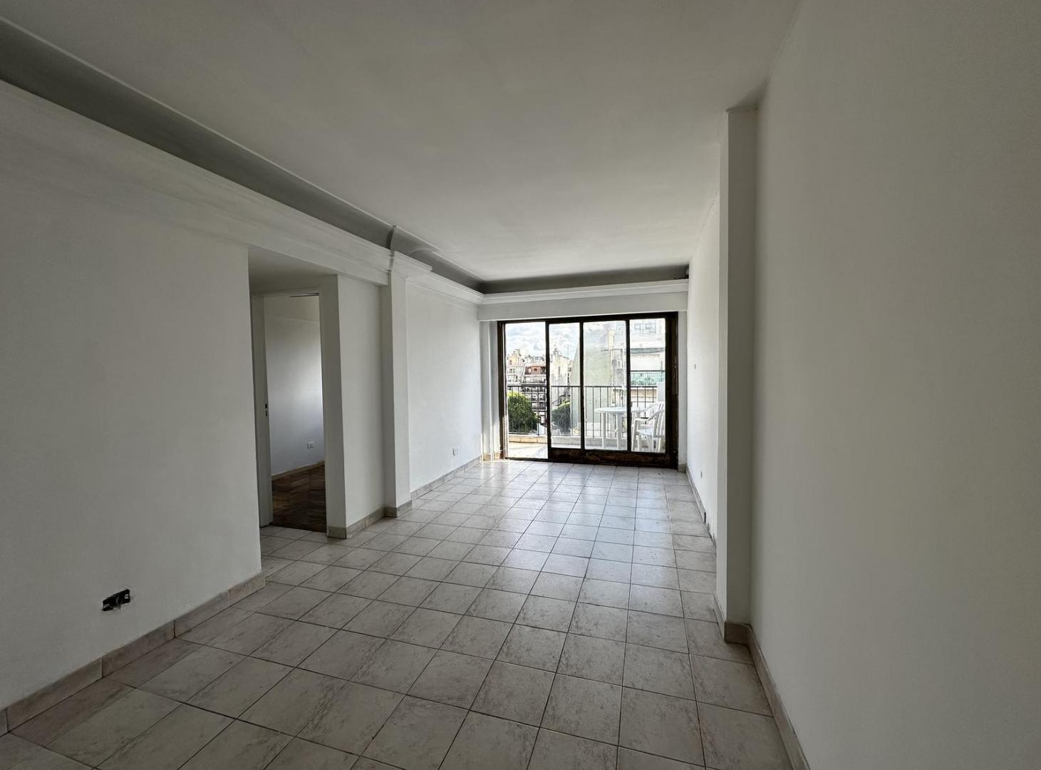 Foto de OPORTUNIDAD !!! * VILLA CRESPO * SEMIPISO 3 AMB con COCHERA y BALCON, imagen 1