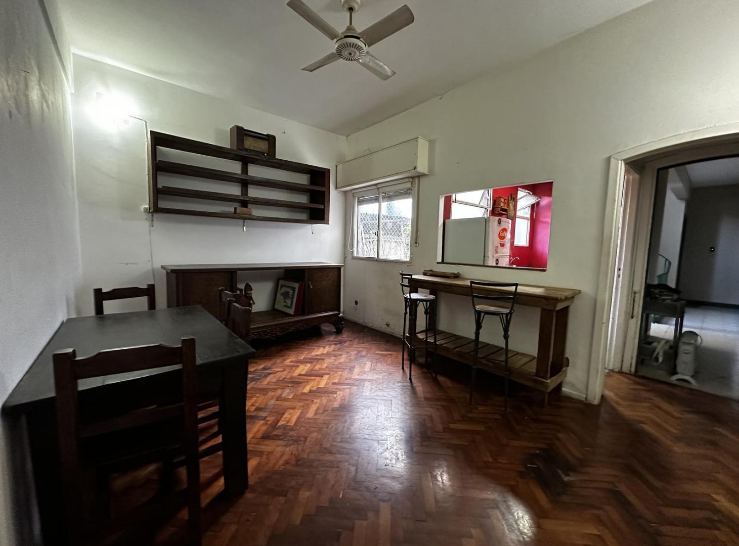 Foto de OPORTUNIDAD !!! VENTA * PLAZA ALMAGRO * DEPARTAMENTO 2 AMB (1xESCALERA), imagen 4