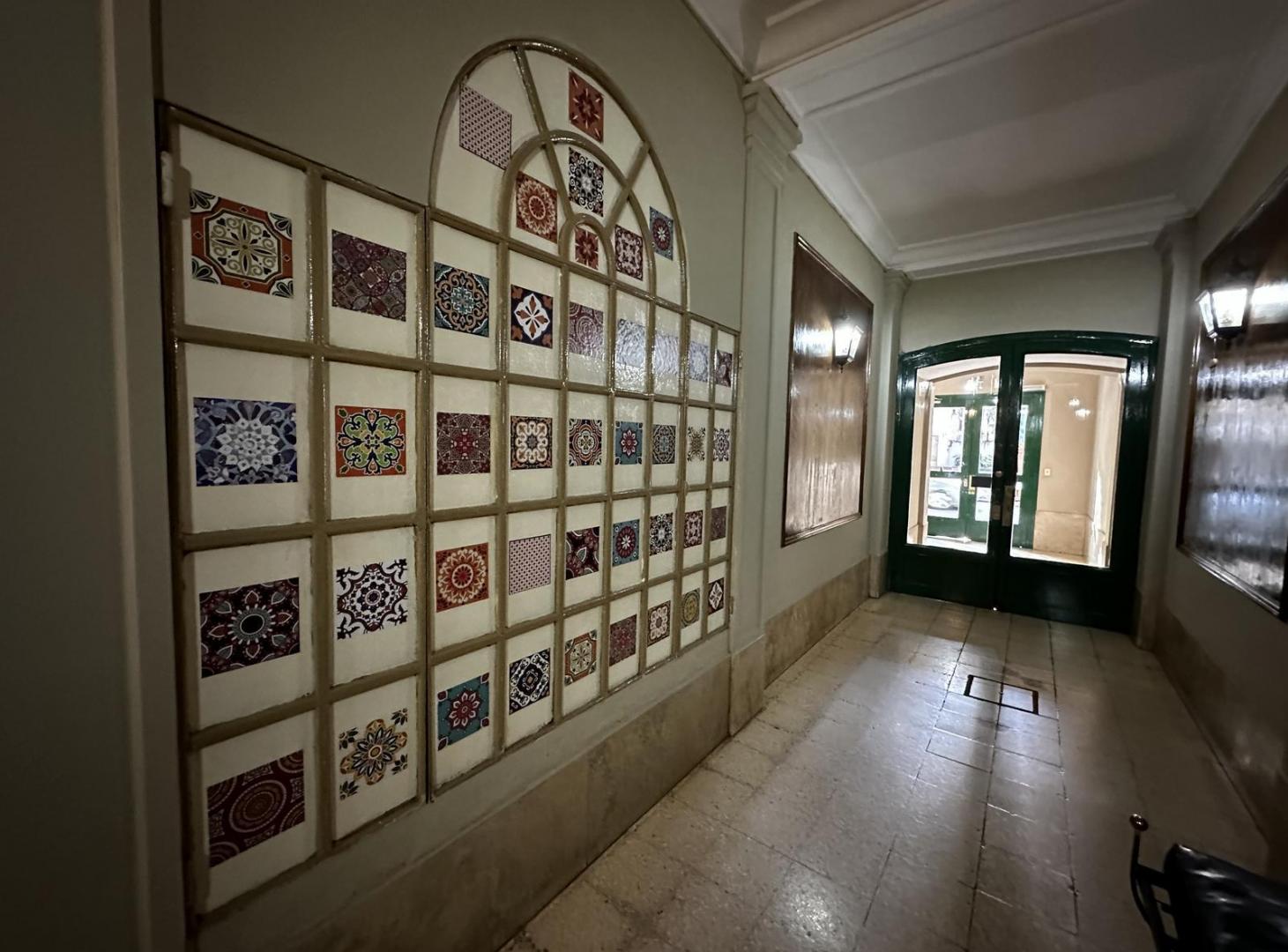 Foto de OPORTUNIDAD !!! VENTA * PLAZA ALMAGRO * DEPARTAMENTO 2 AMB (1xESCALERA), imagen 1