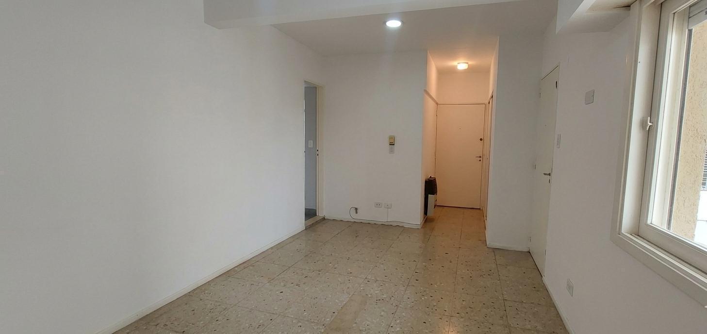 Foto de Venta monoambiente con balcón en Villa del Parque, imagen 1