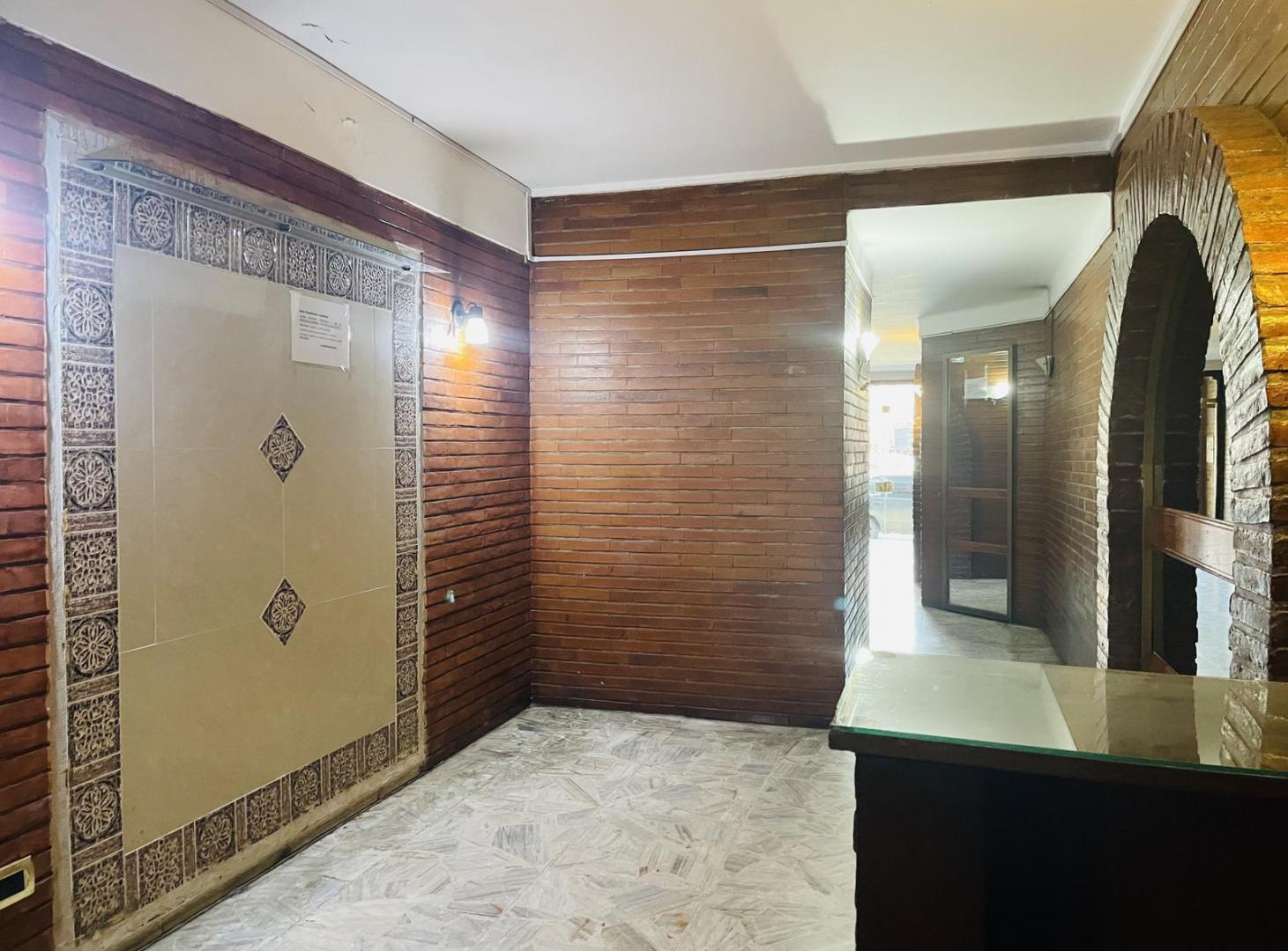 Foto de Departamento en venta 4 ambientes, con dependencia. Cochera privada, imagen 2