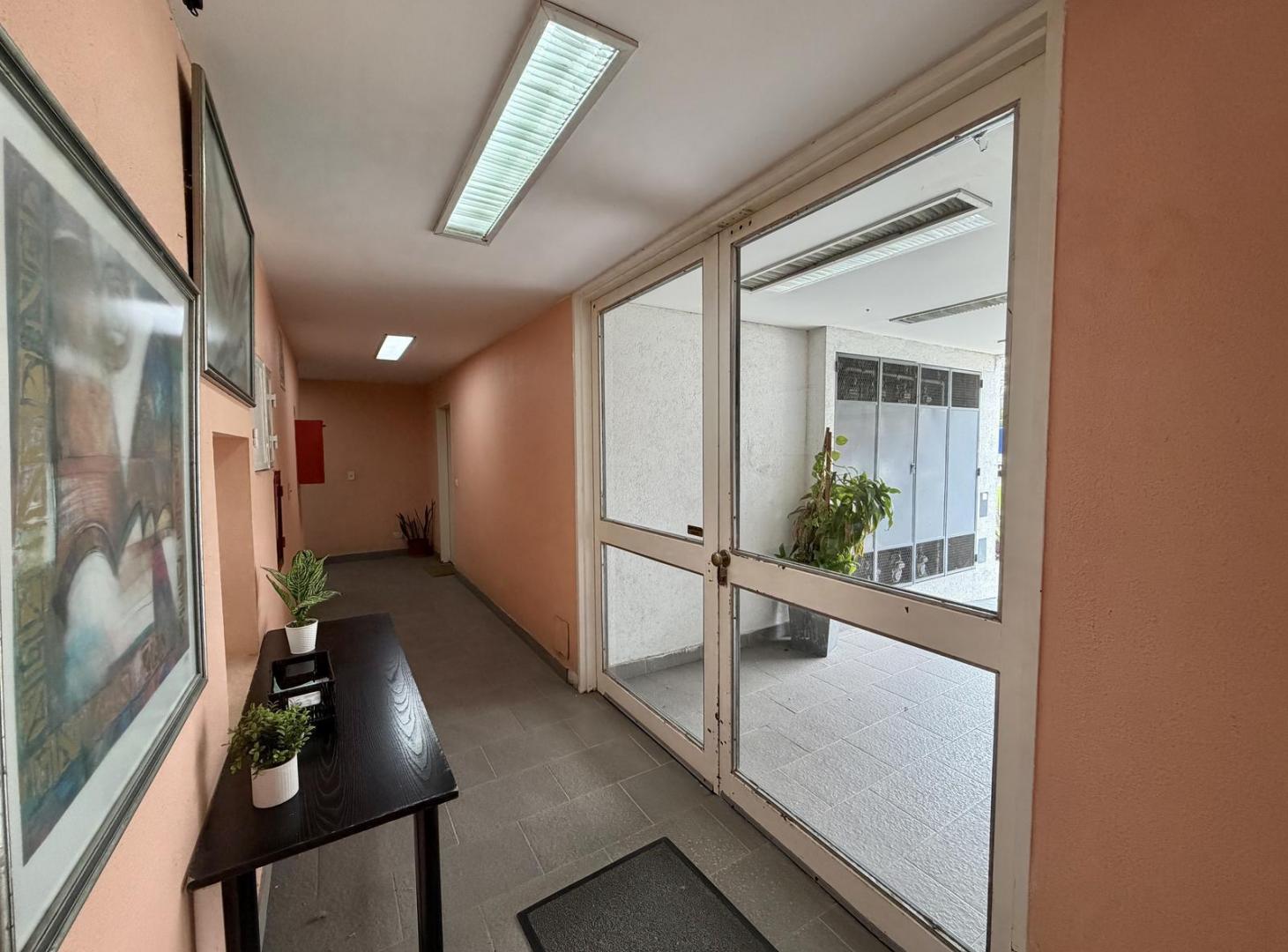 Foto de Venta Departamento Planta Baja 5 amb. - Villa Urquiza, imagen 3